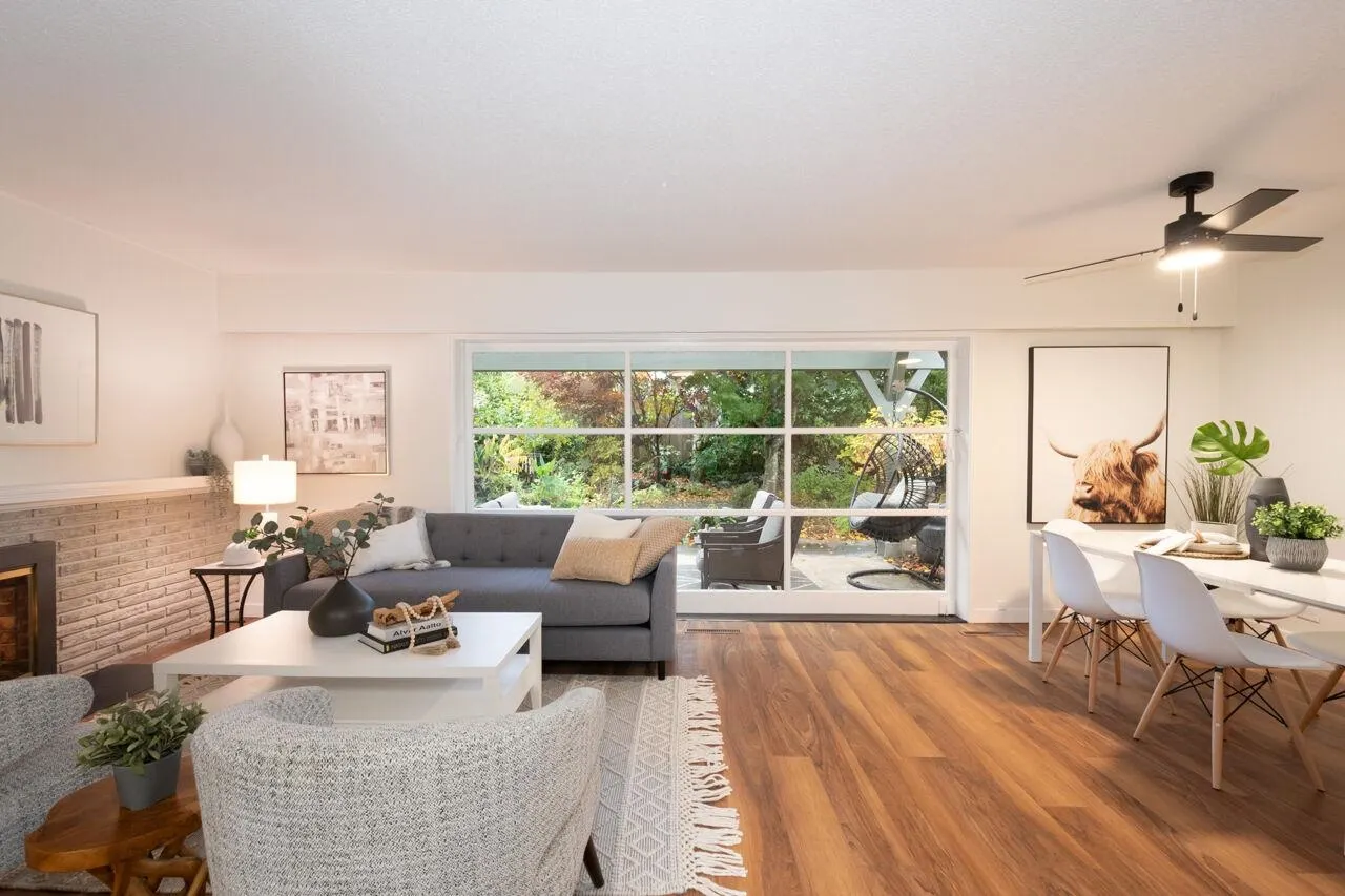 1132 Maplewood Crescent