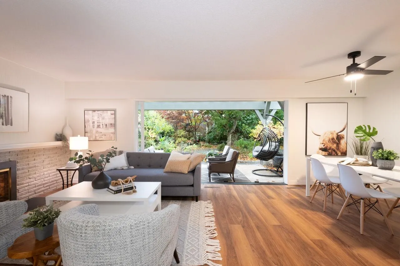 1132 Maplewood Crescent