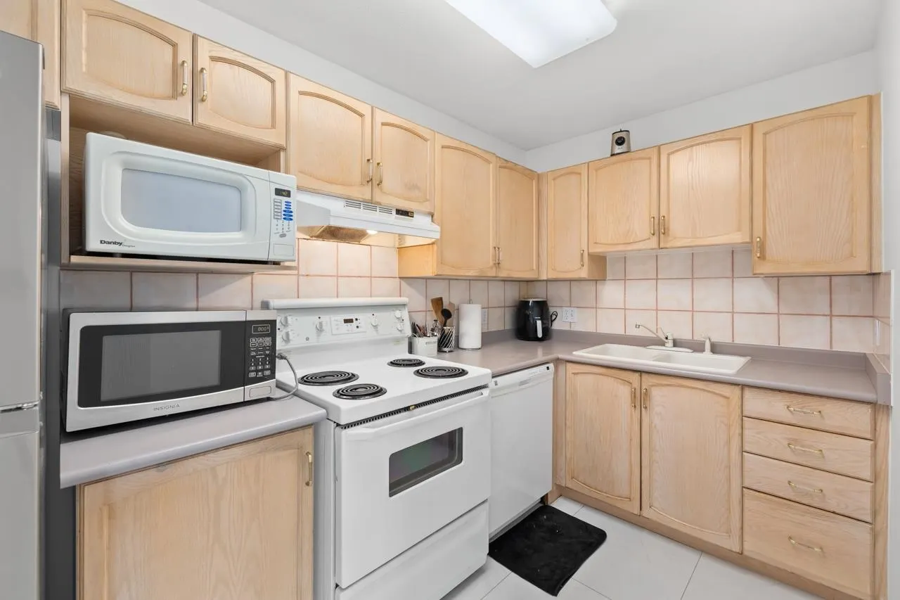 409 2958 Trethewey Street