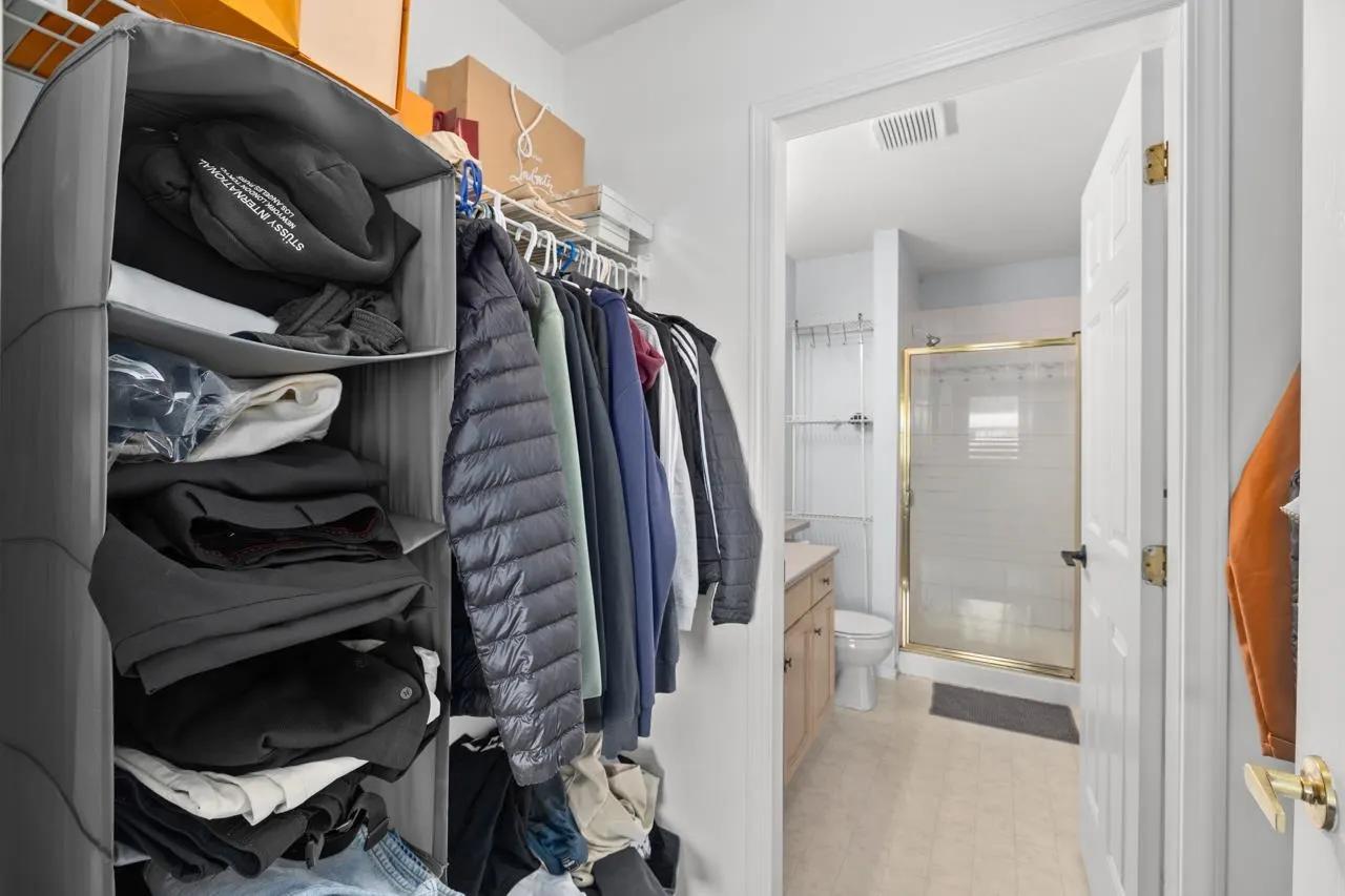 409 2958 Trethewey Street