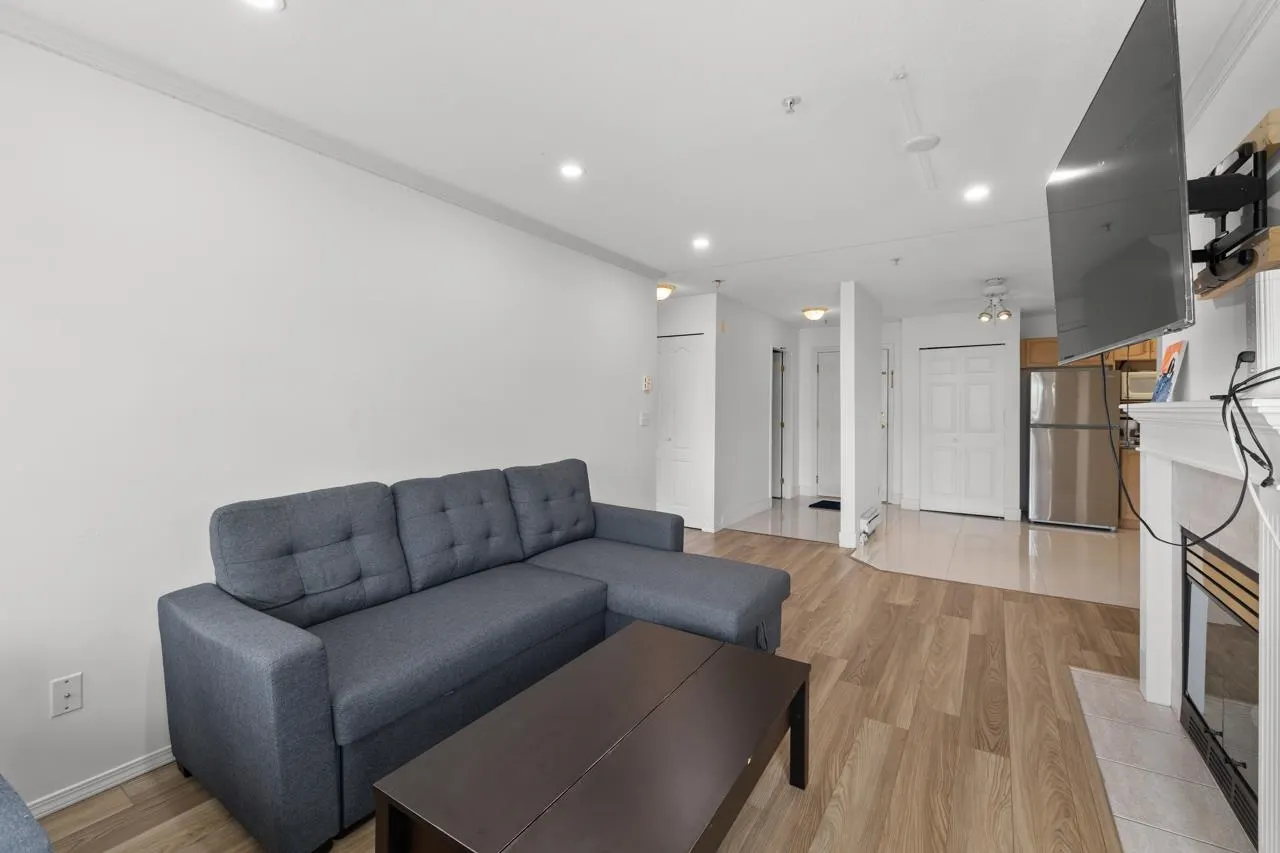 409 2958 Trethewey Street