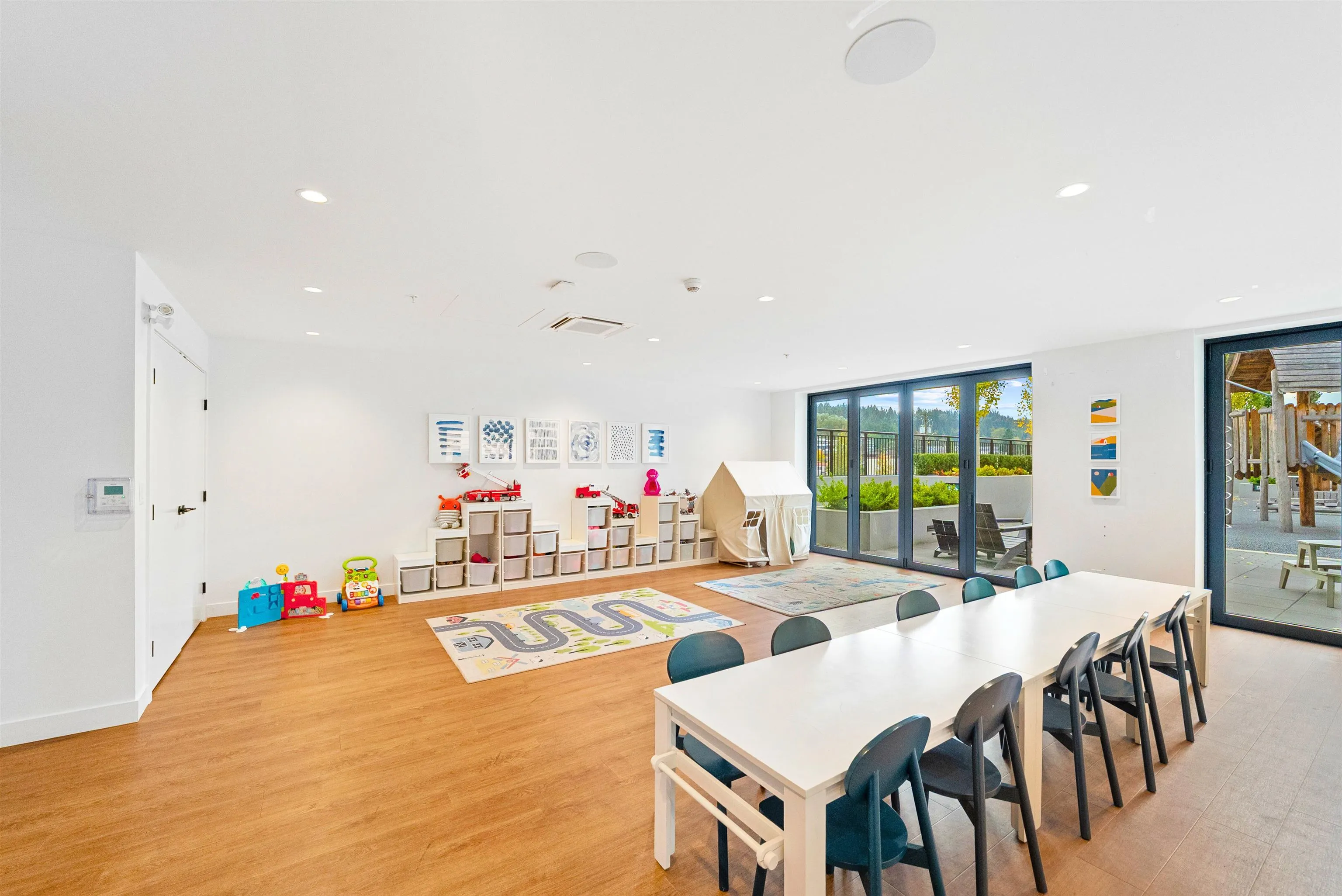 237 55 Klahanie Drive