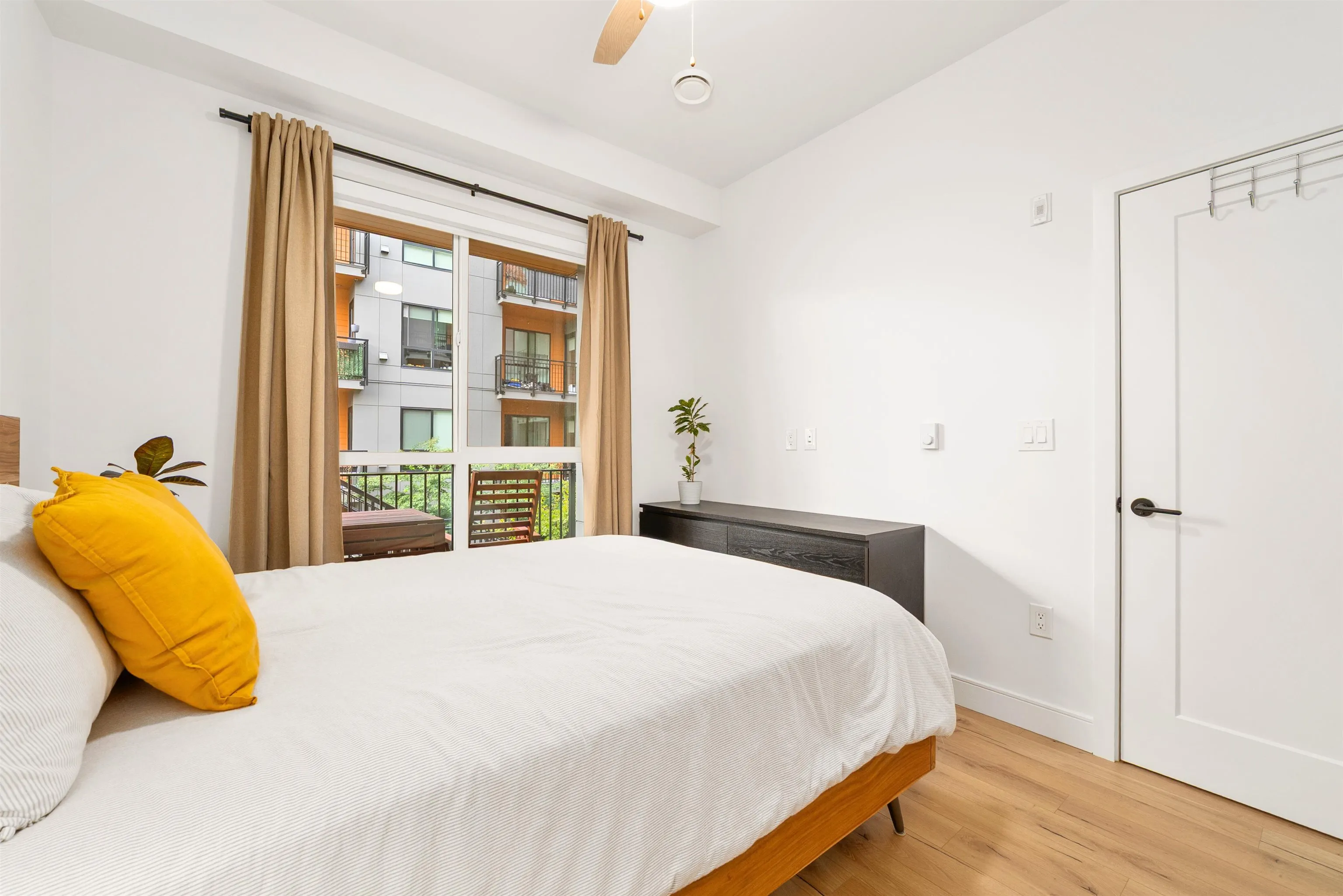 237 55 Klahanie Drive