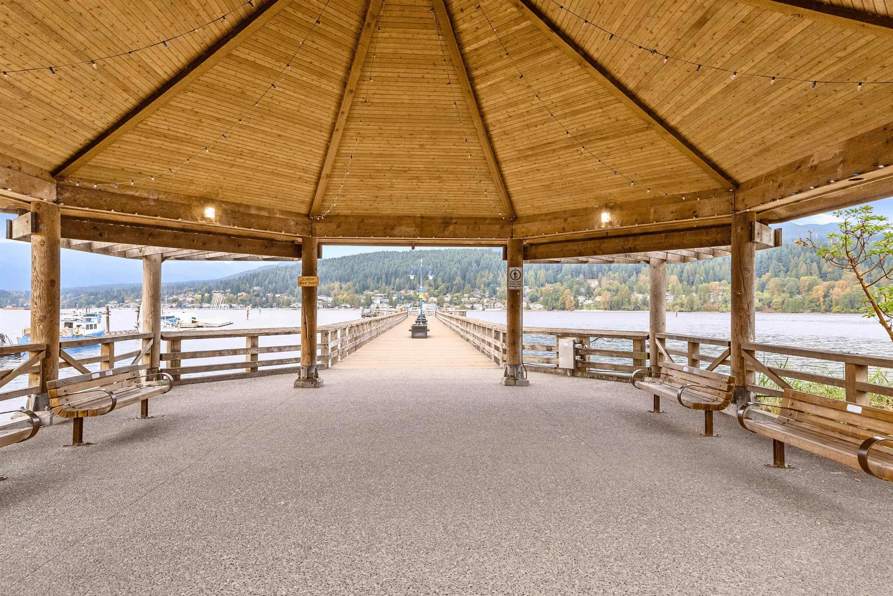 237 55 Klahanie Drive