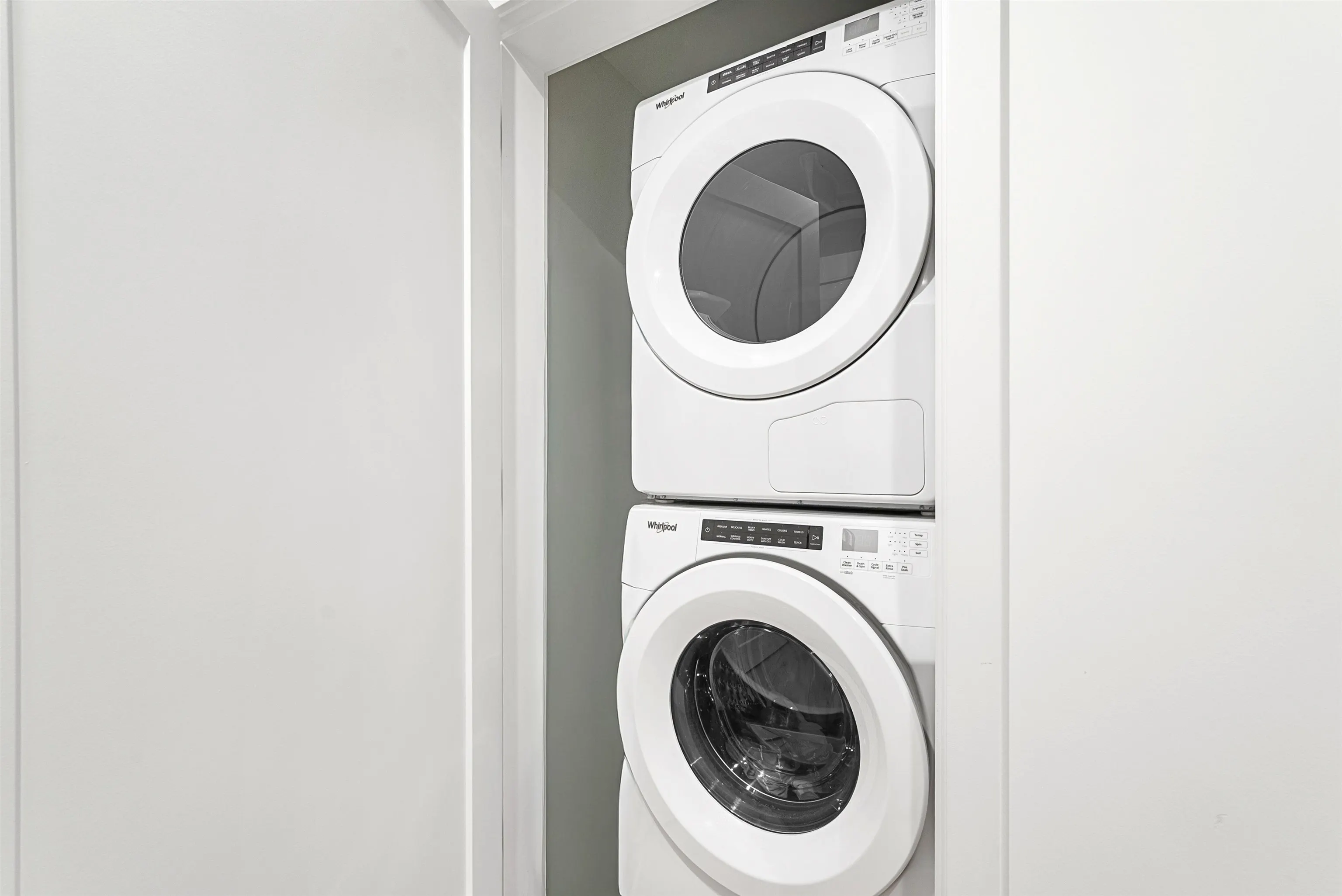 237 55 Klahanie Drive