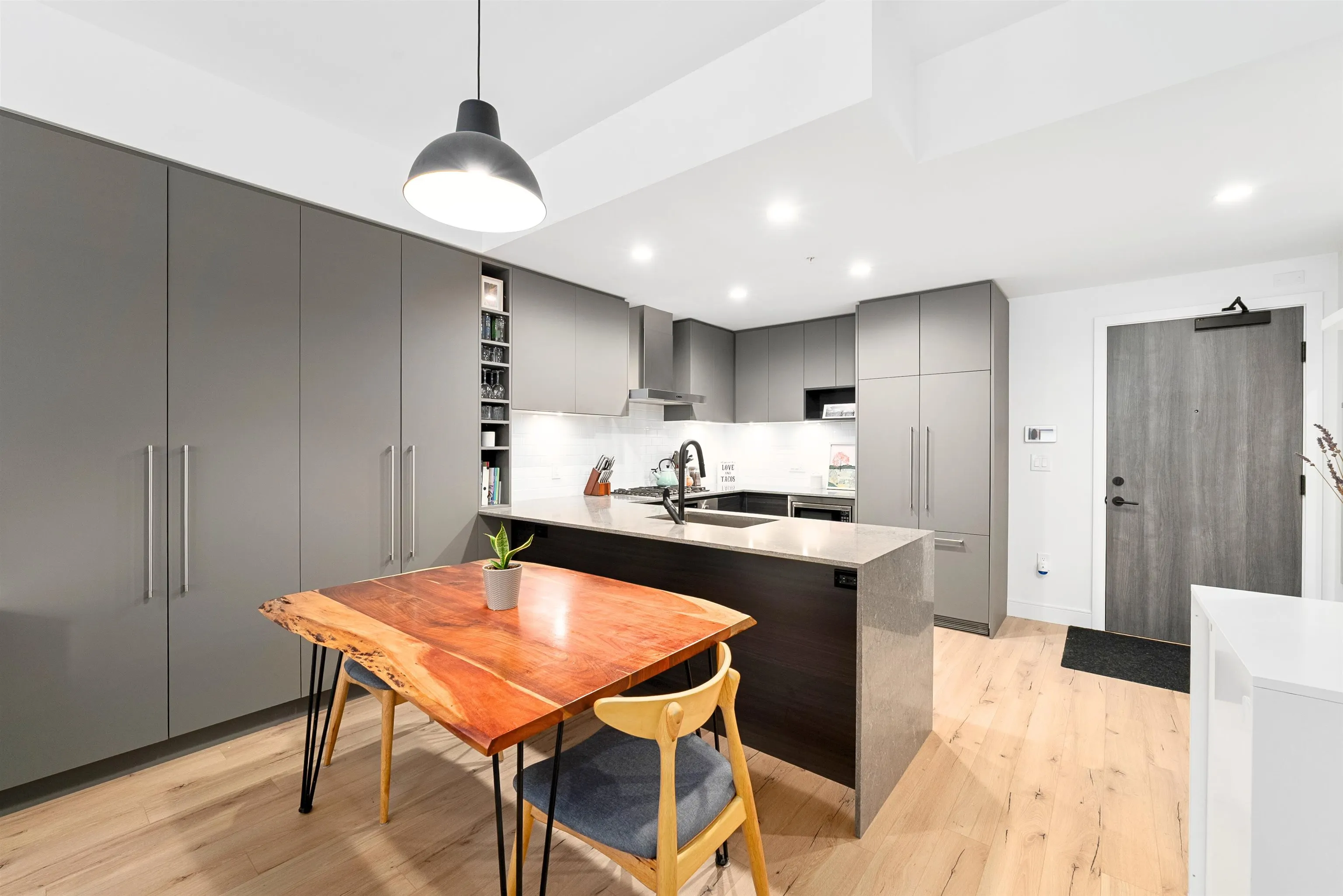 237 55 Klahanie Drive