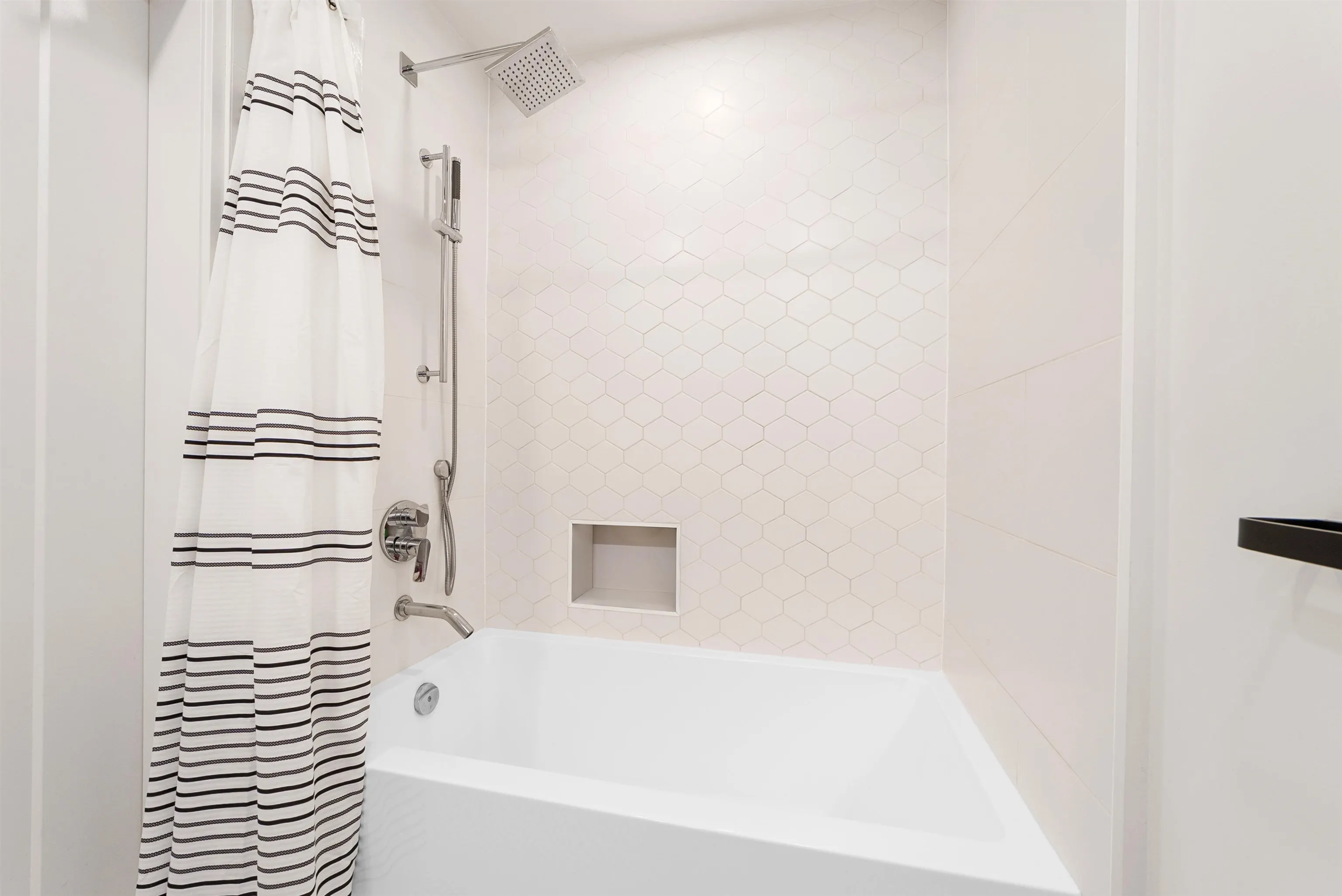 237 55 Klahanie Drive