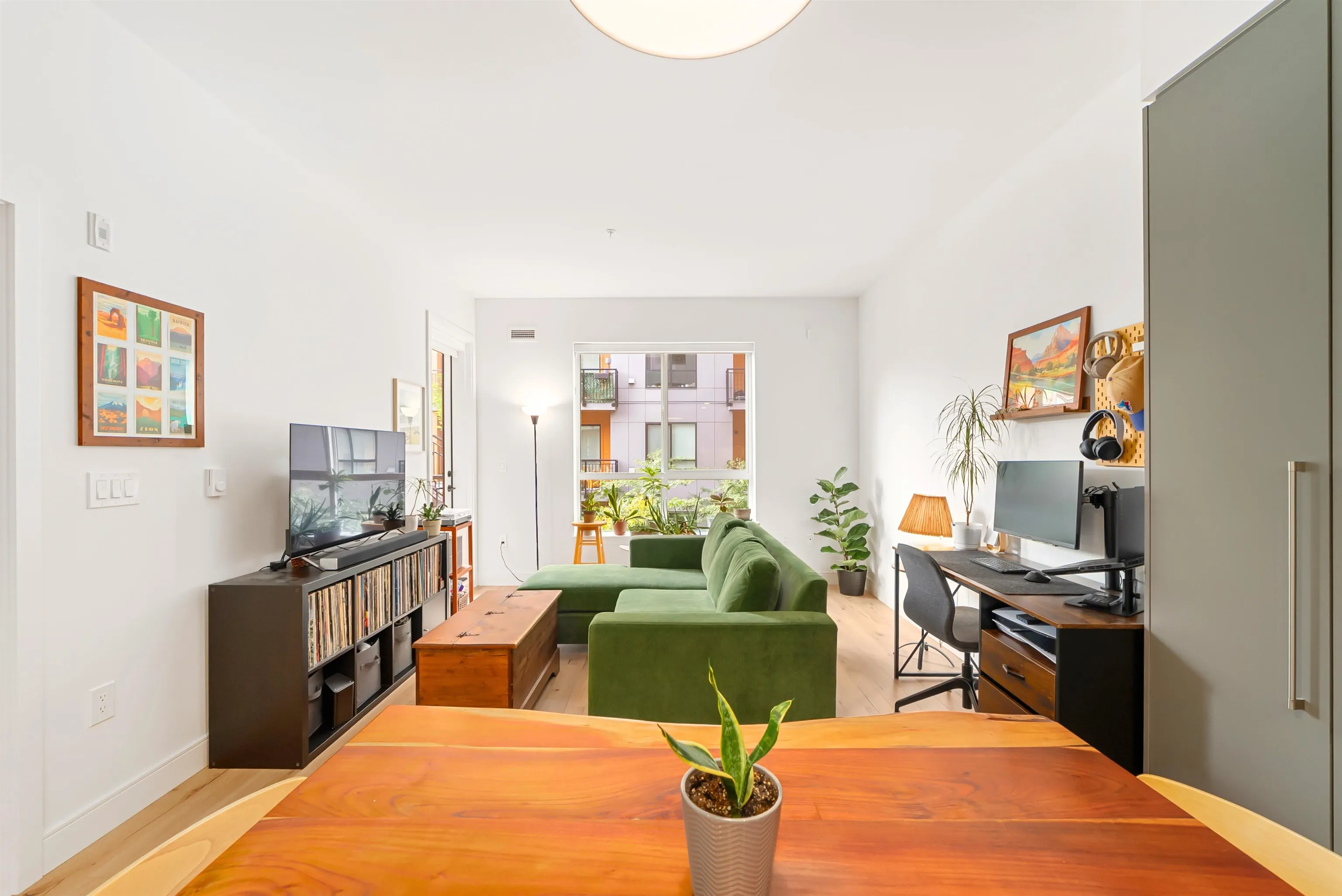 237 55 Klahanie Drive