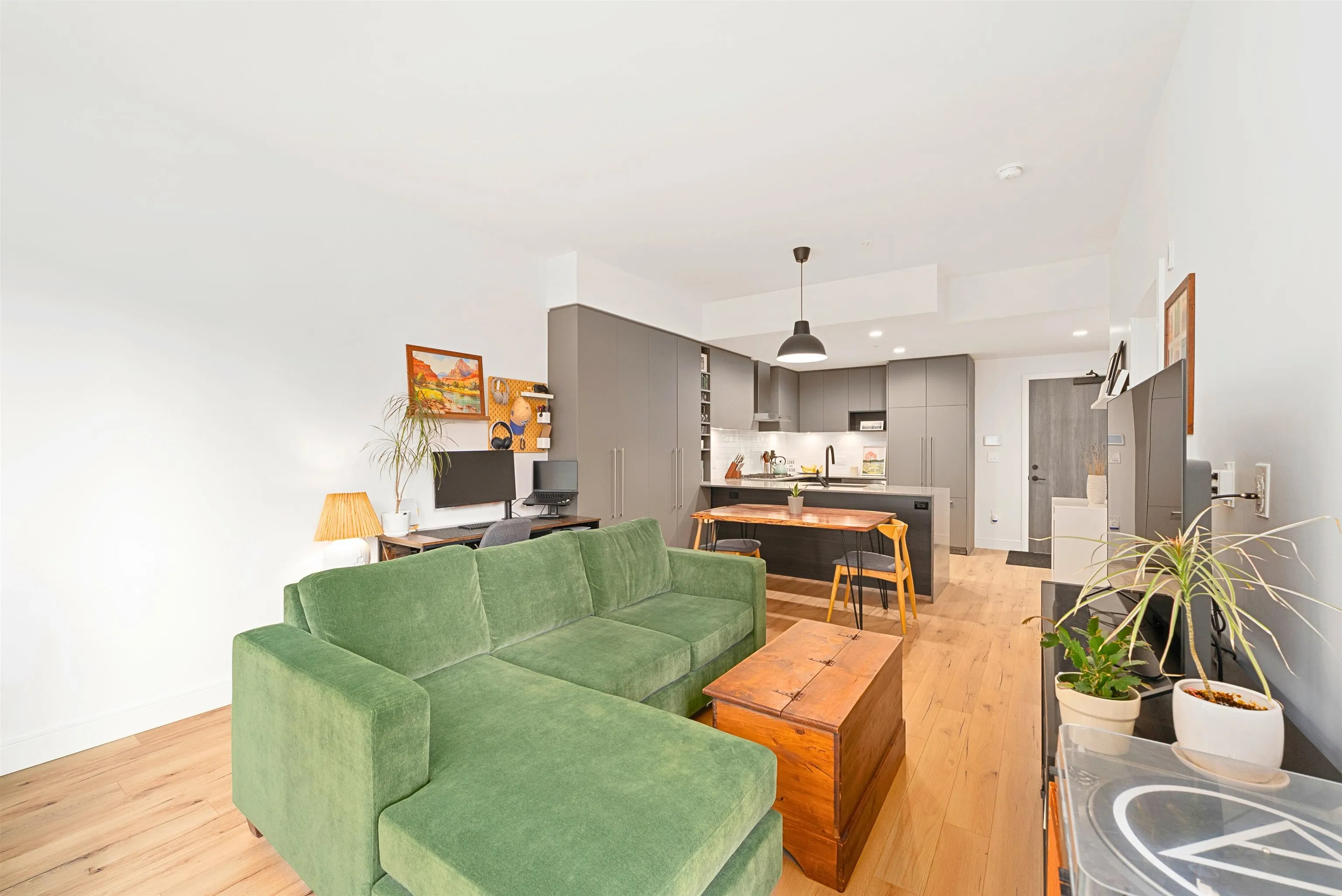 237 55 Klahanie Drive