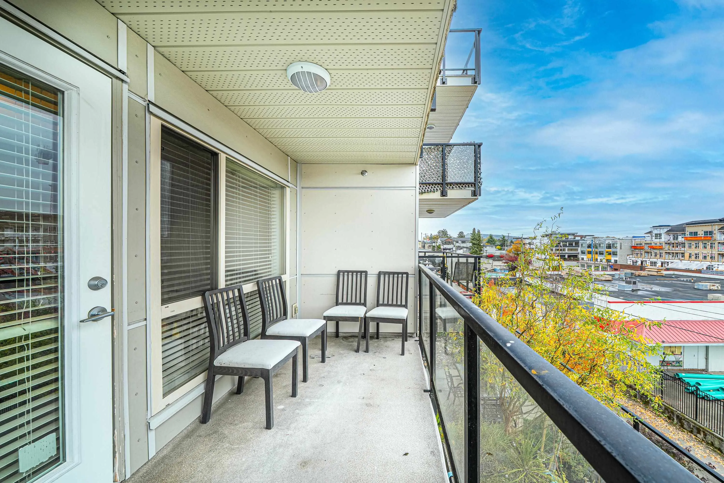 303 22318 Lougheed Highway