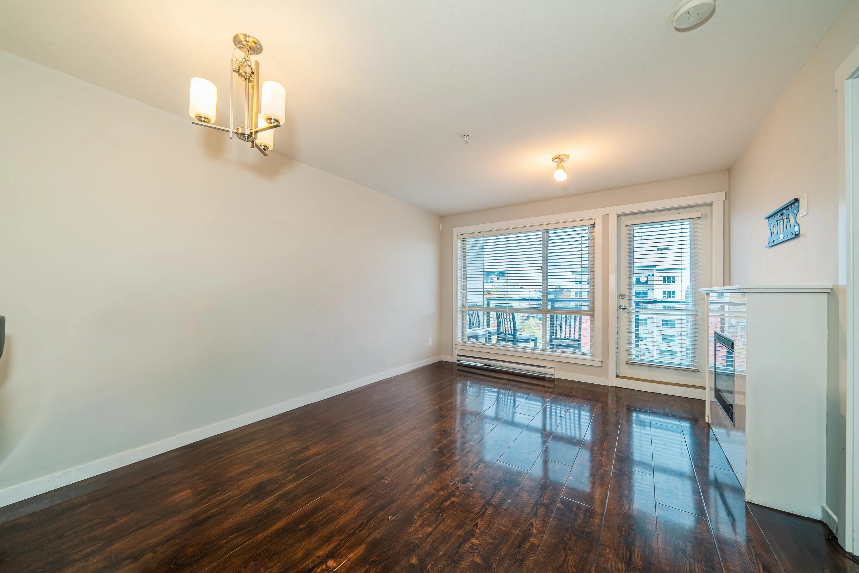 303 22318 Lougheed Highway