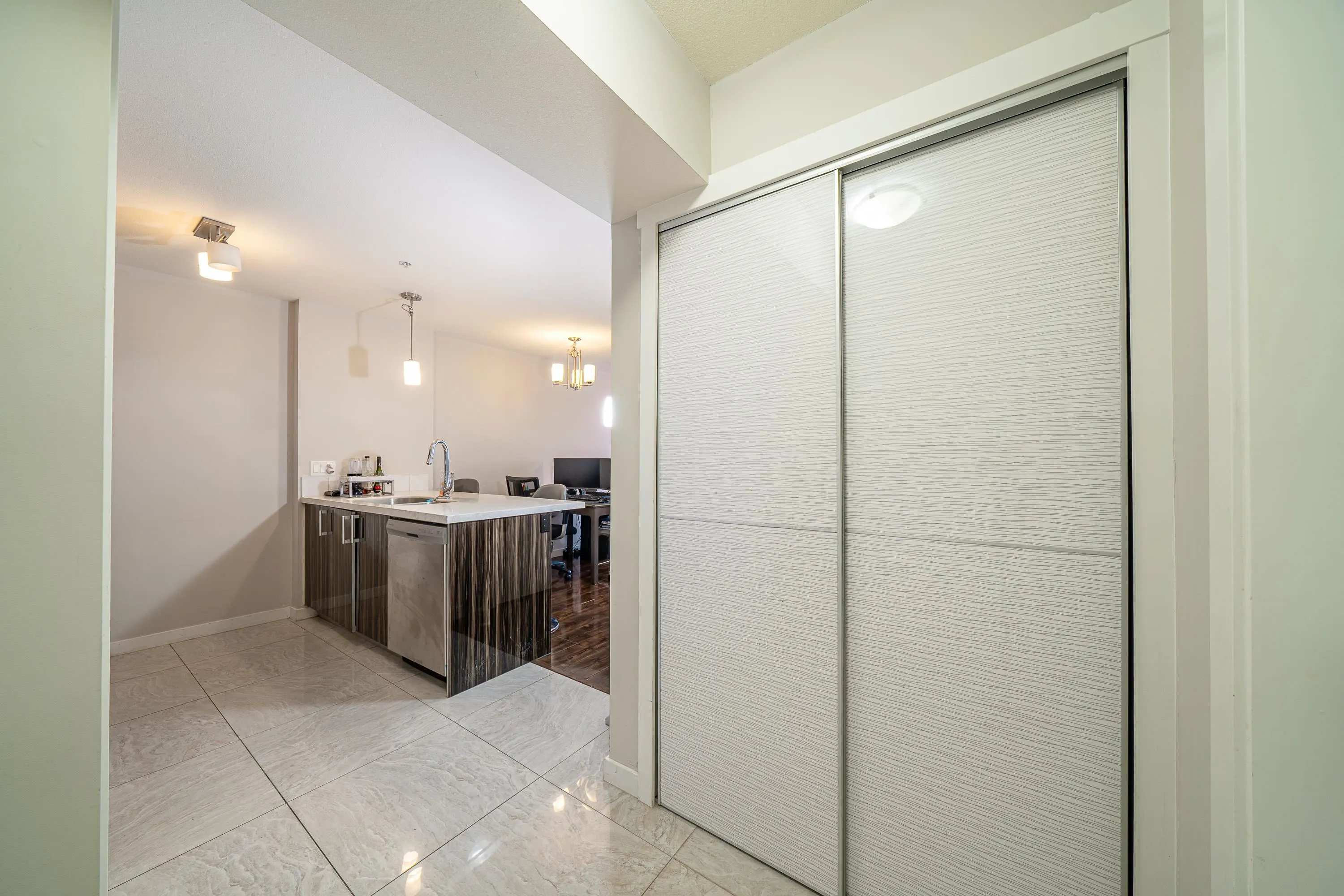 303 22318 Lougheed Highway