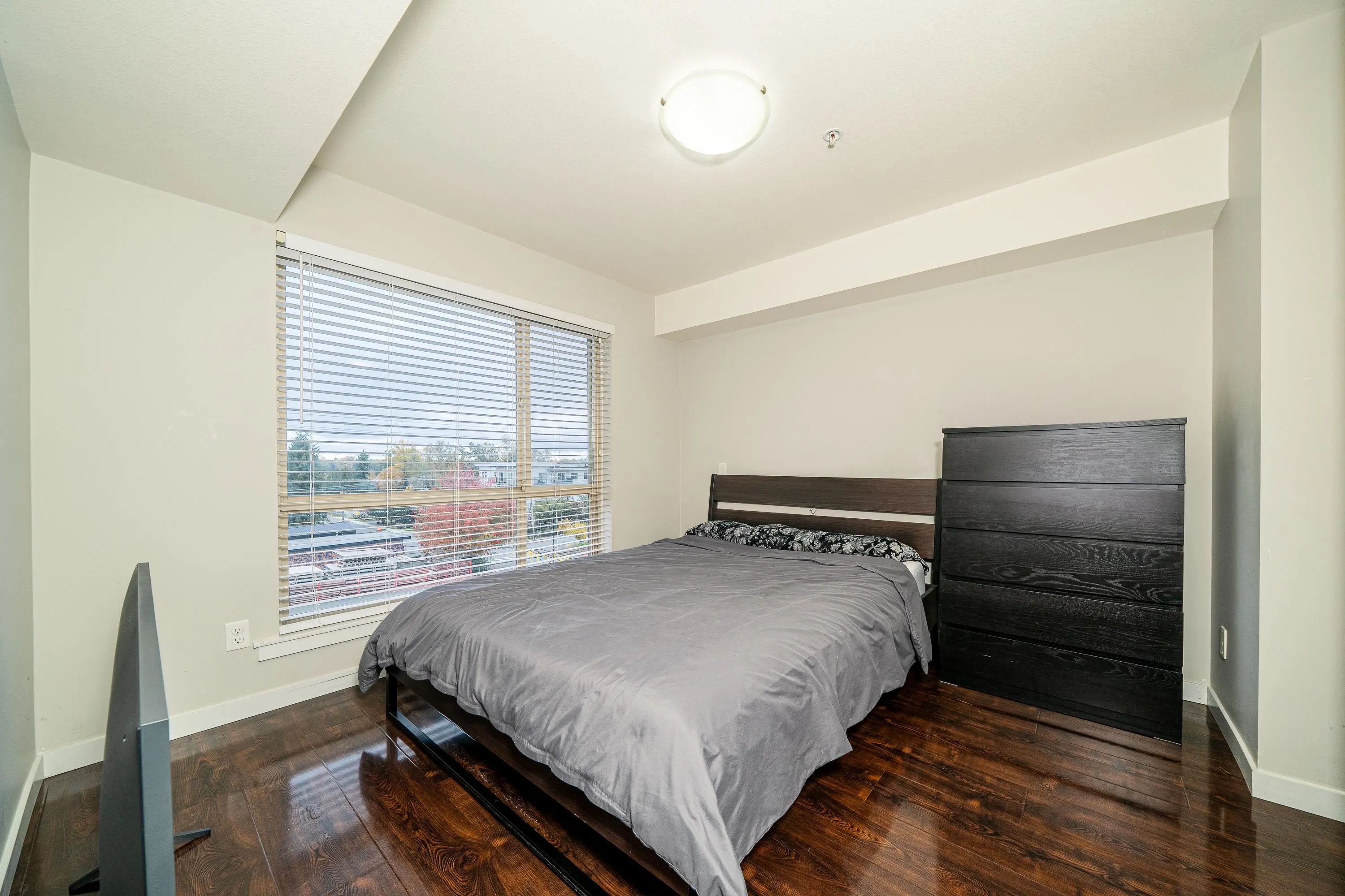 303 22318 Lougheed Highway