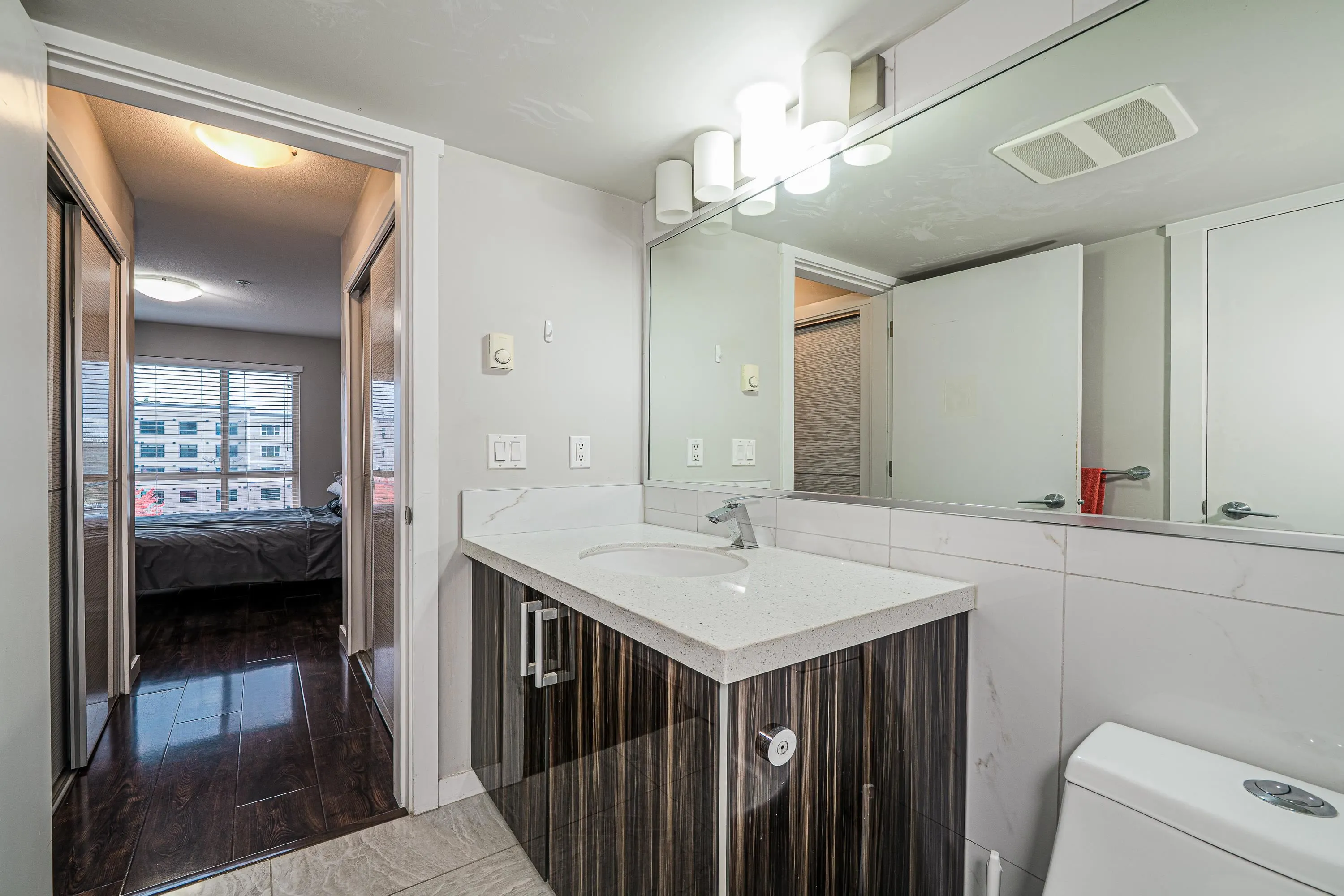 303 22318 Lougheed Highway