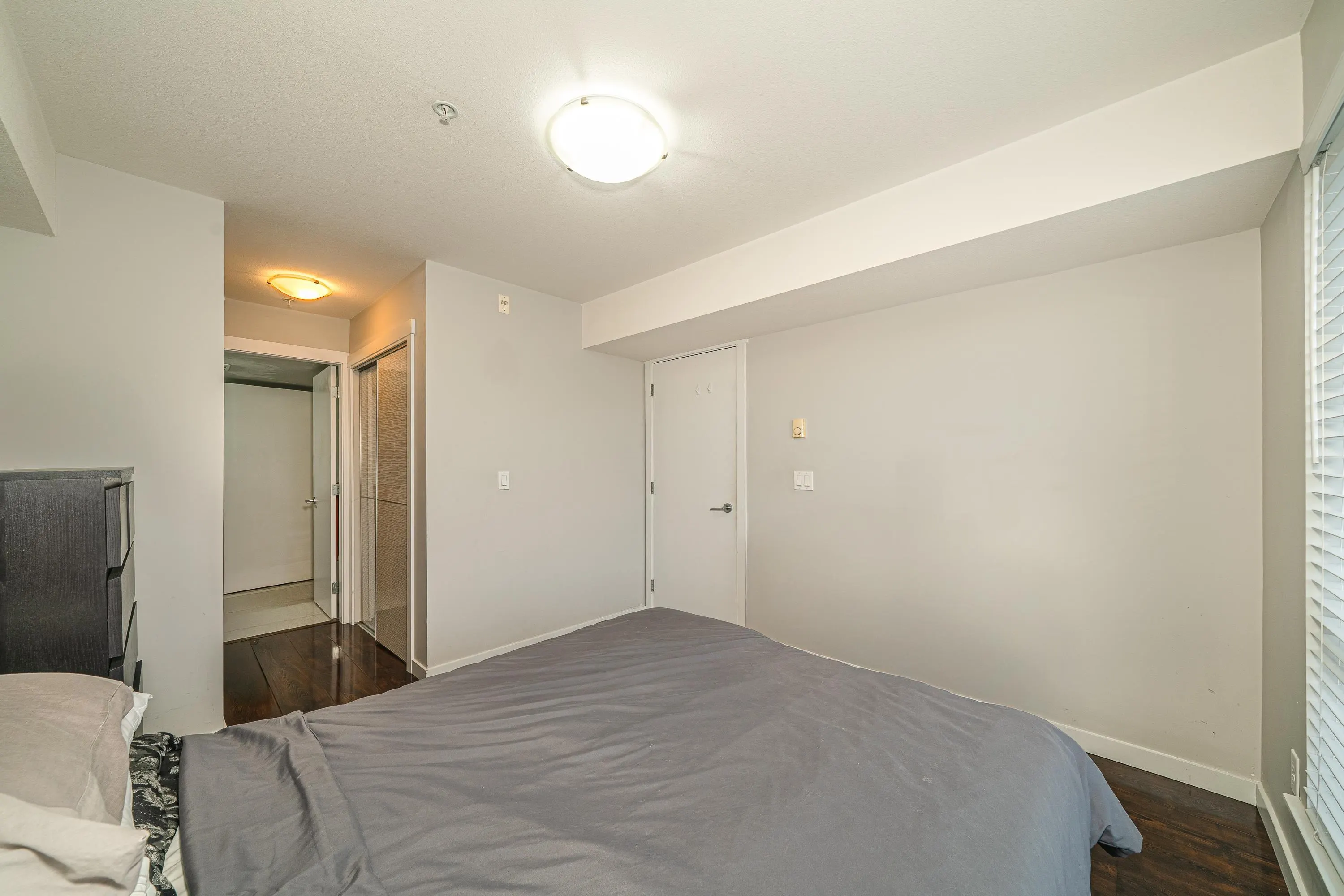 303 22318 Lougheed Highway