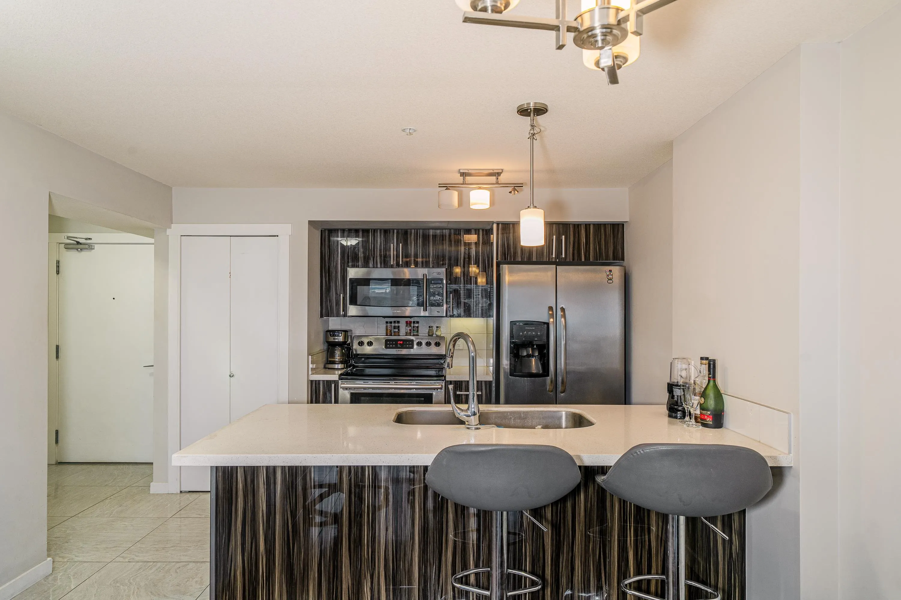 303 22318 Lougheed Highway