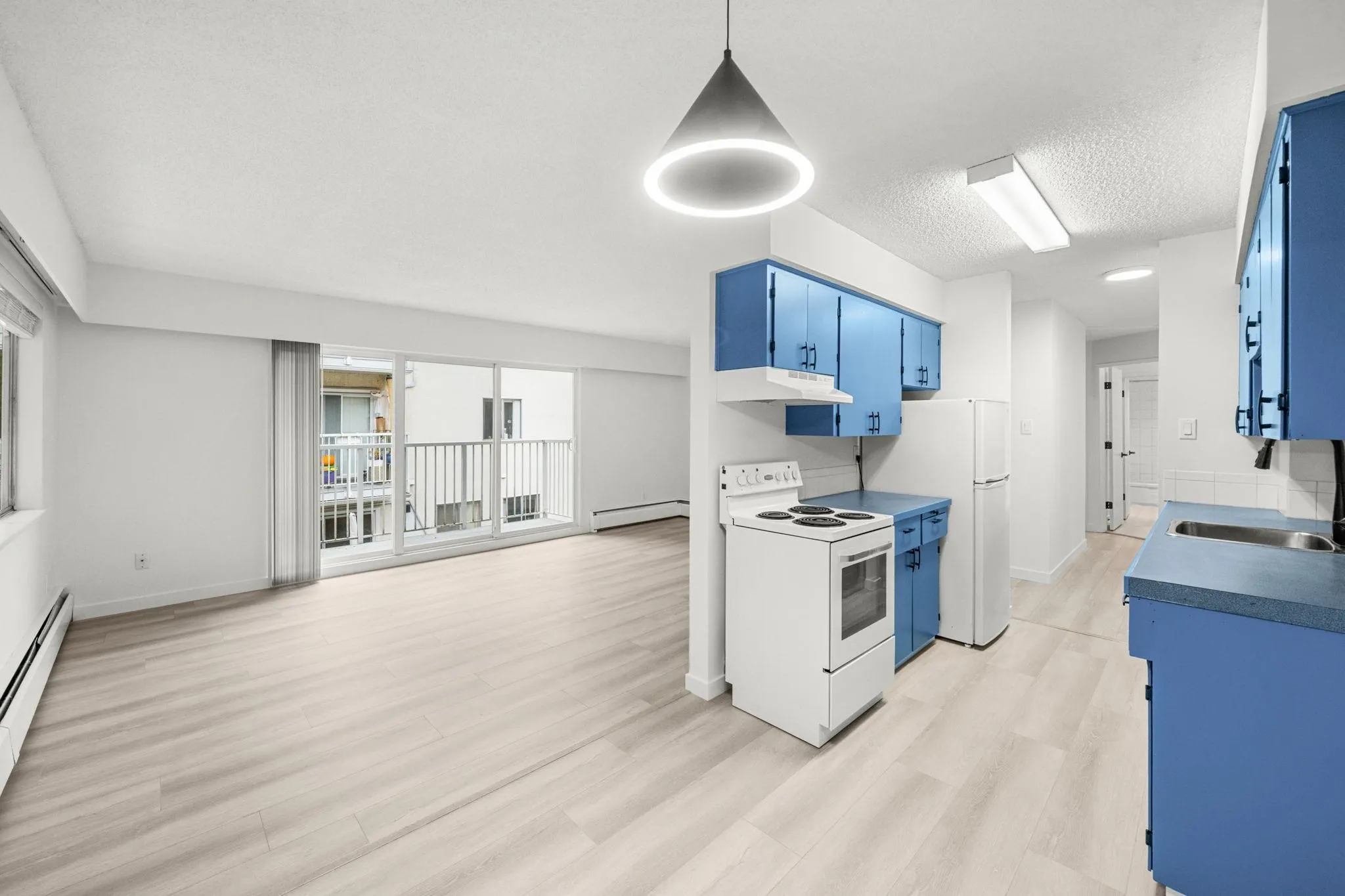 202 815 Fourth Avenue