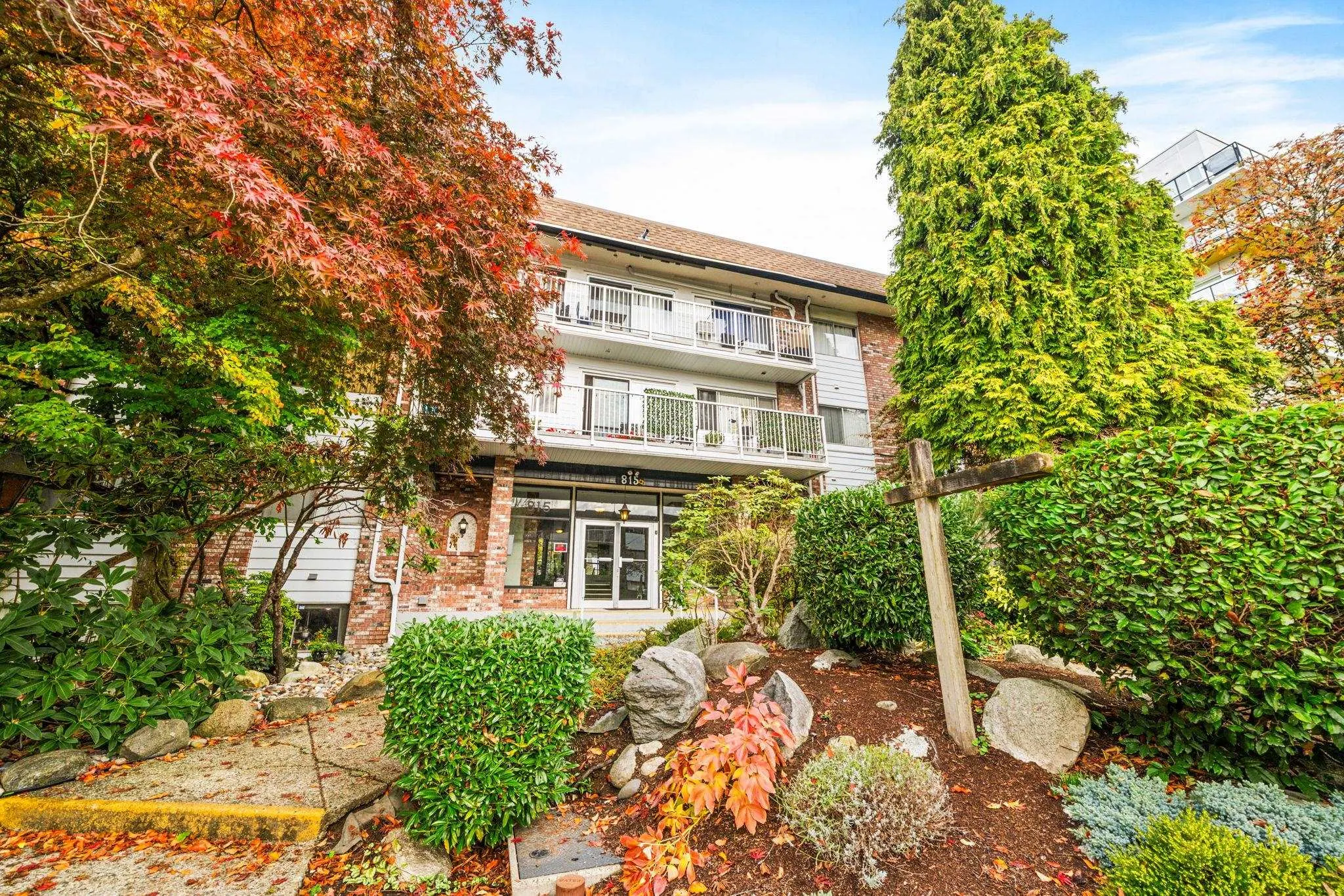 202 815 Fourth Avenue