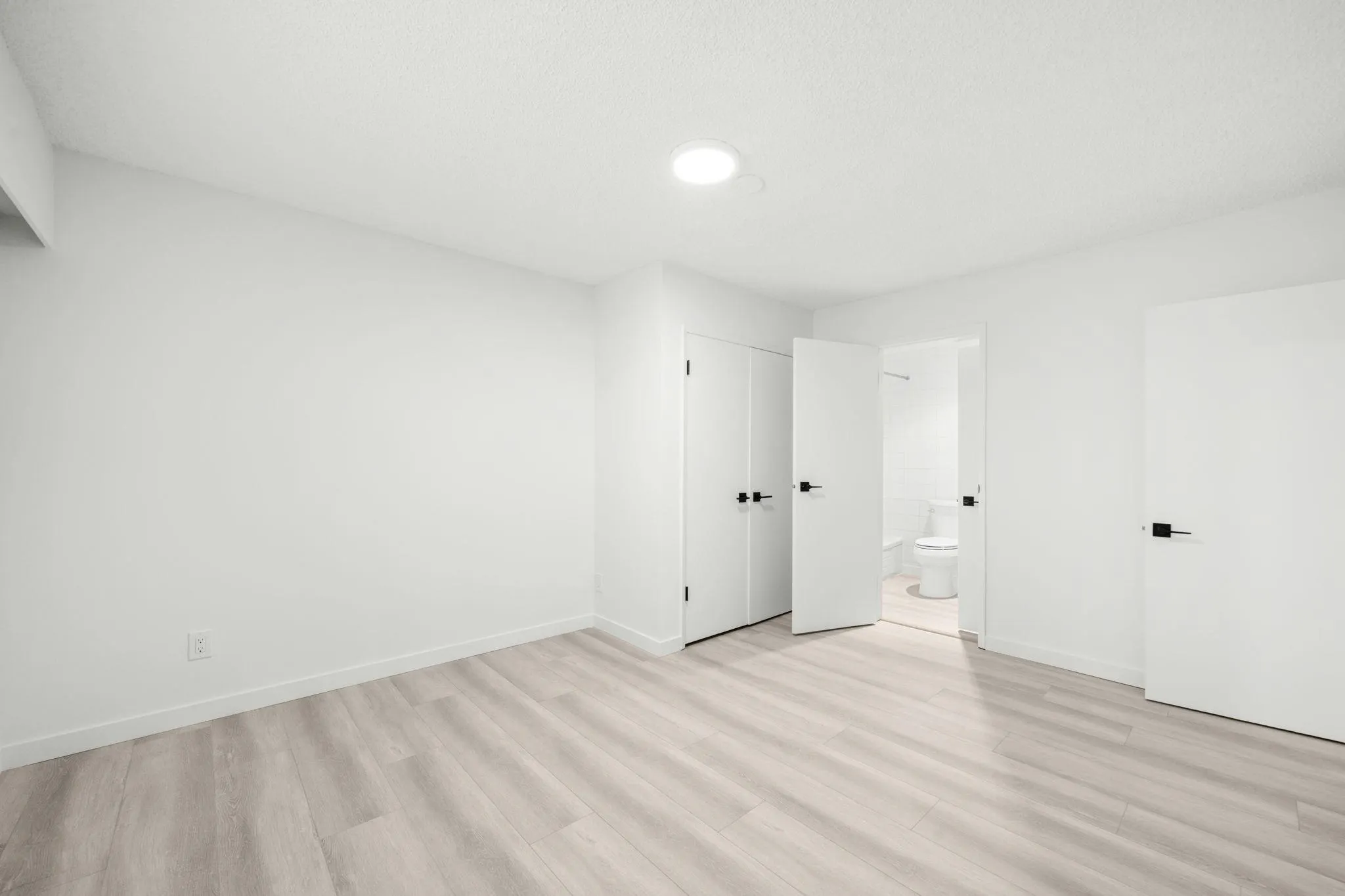 202 815 Fourth Avenue