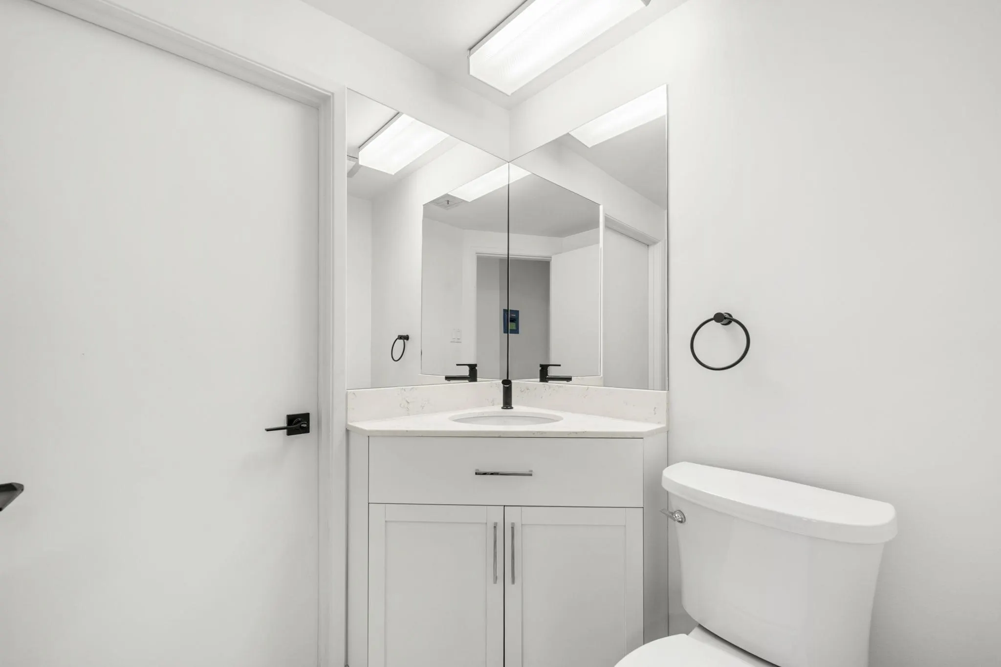 202 815 Fourth Avenue