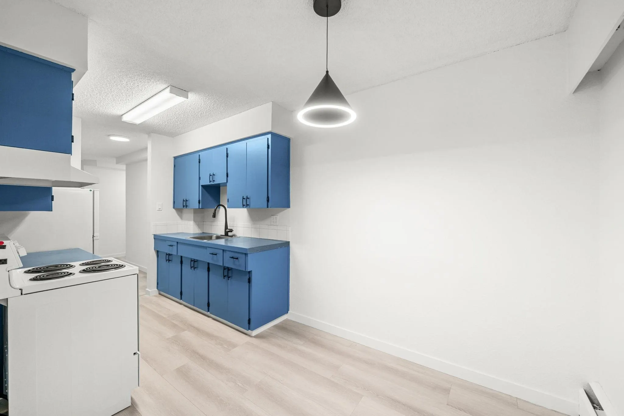 202 815 Fourth Avenue