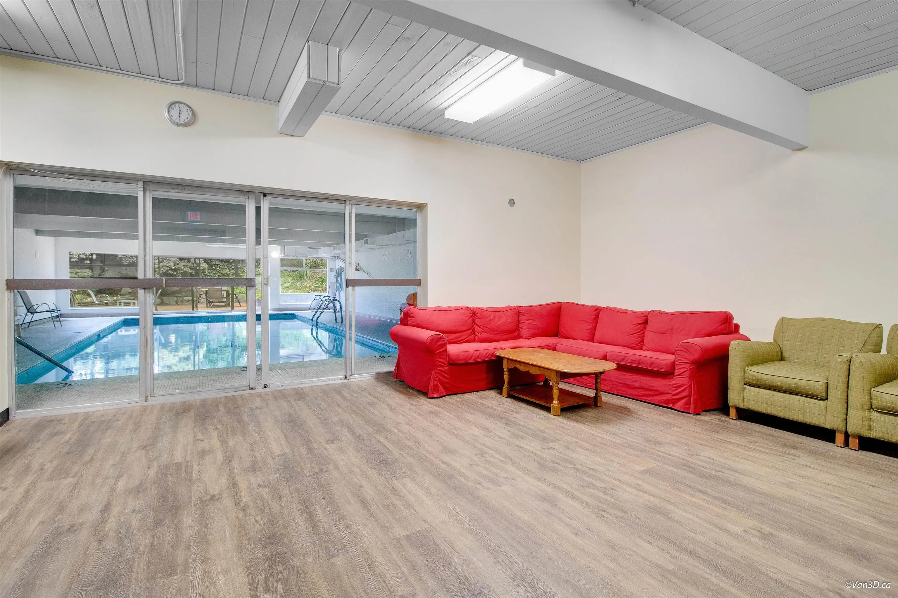 202 815 Fourth Avenue