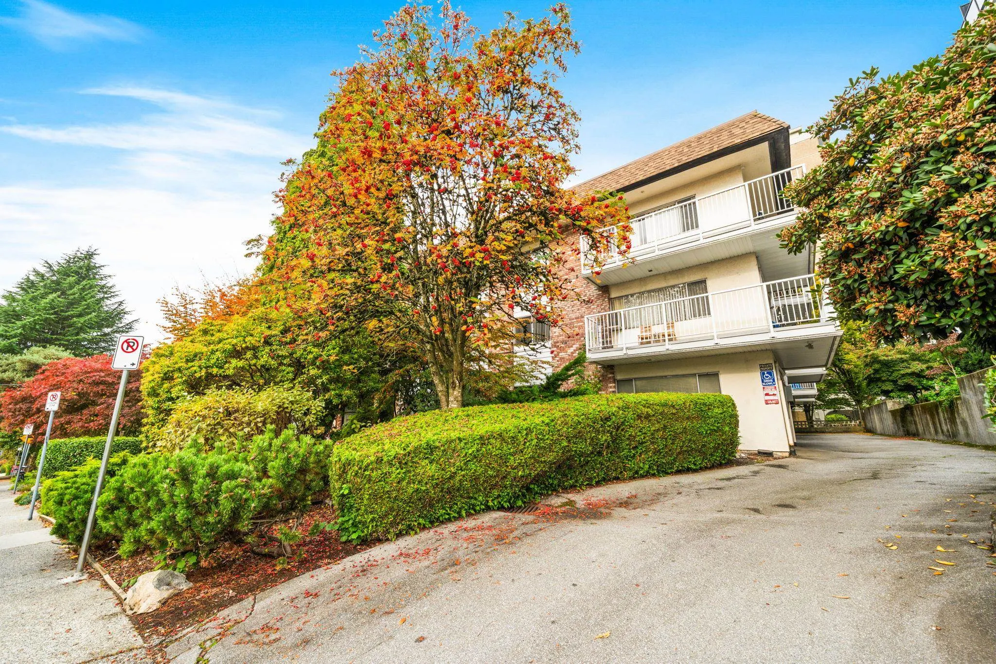 202 815 Fourth Avenue