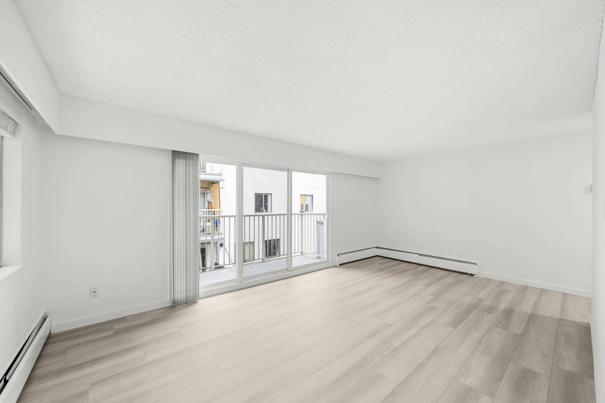 202 815 Fourth Avenue