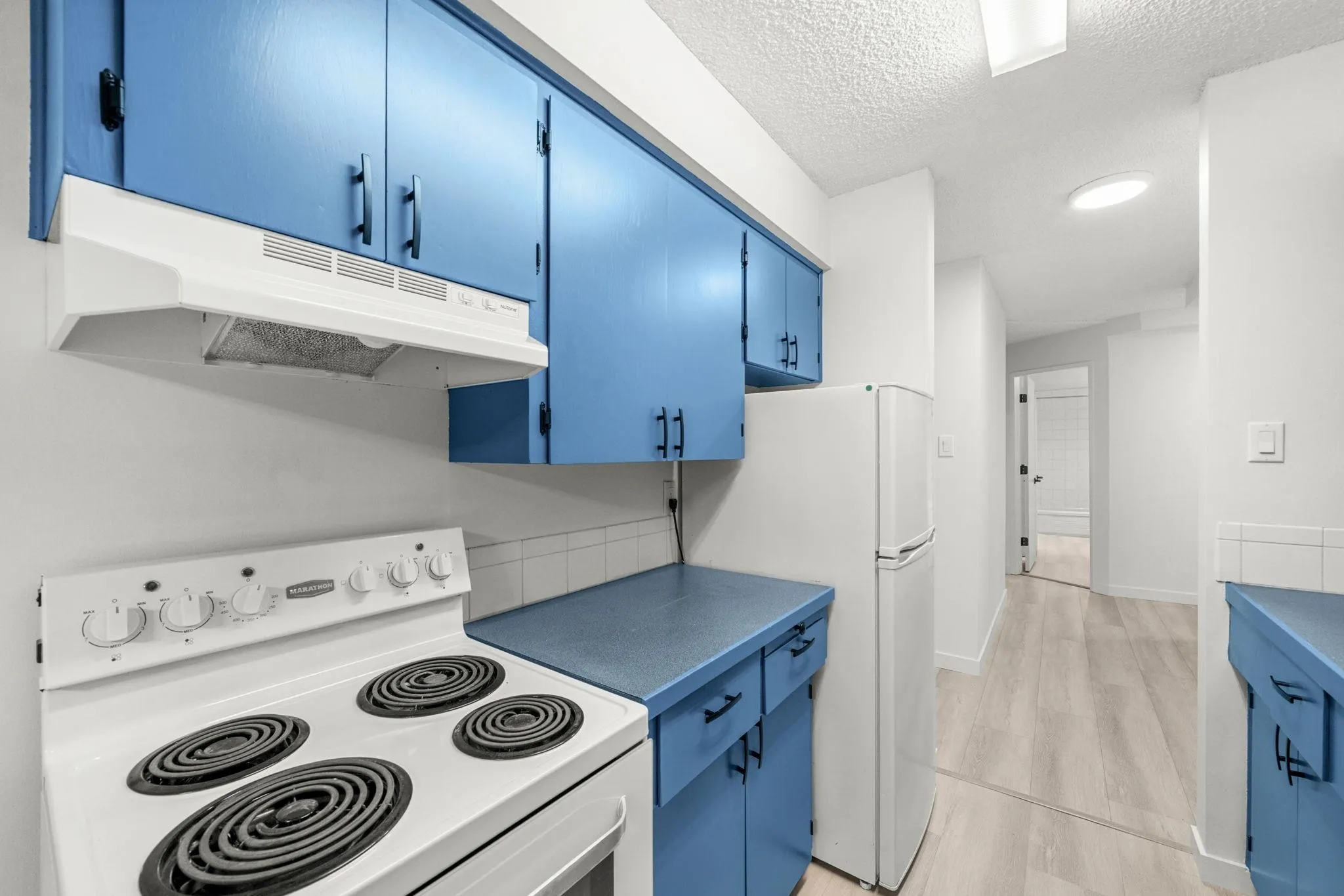 202 815 Fourth Avenue