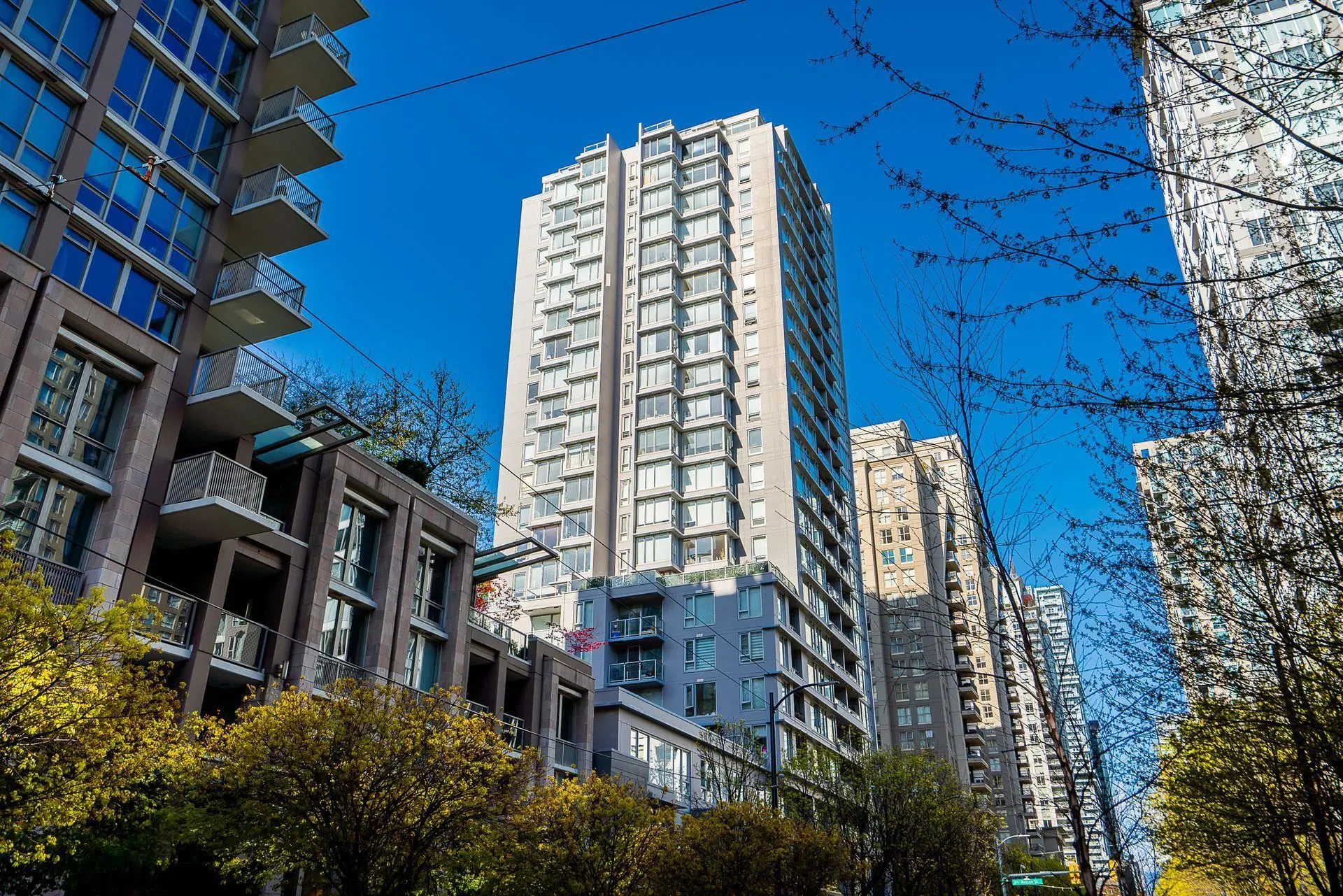 601 1001 Richards Street