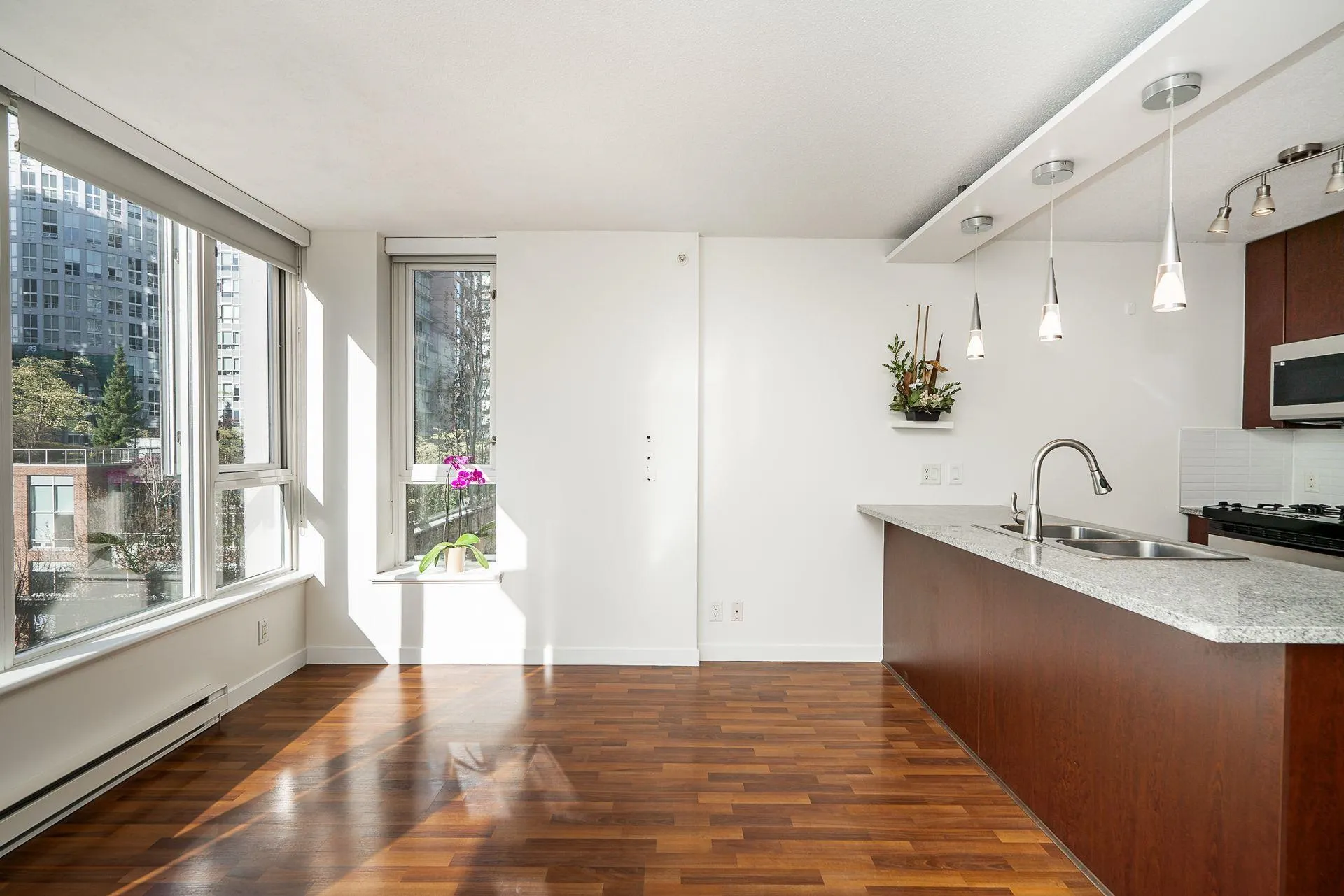 601 1001 Richards Street