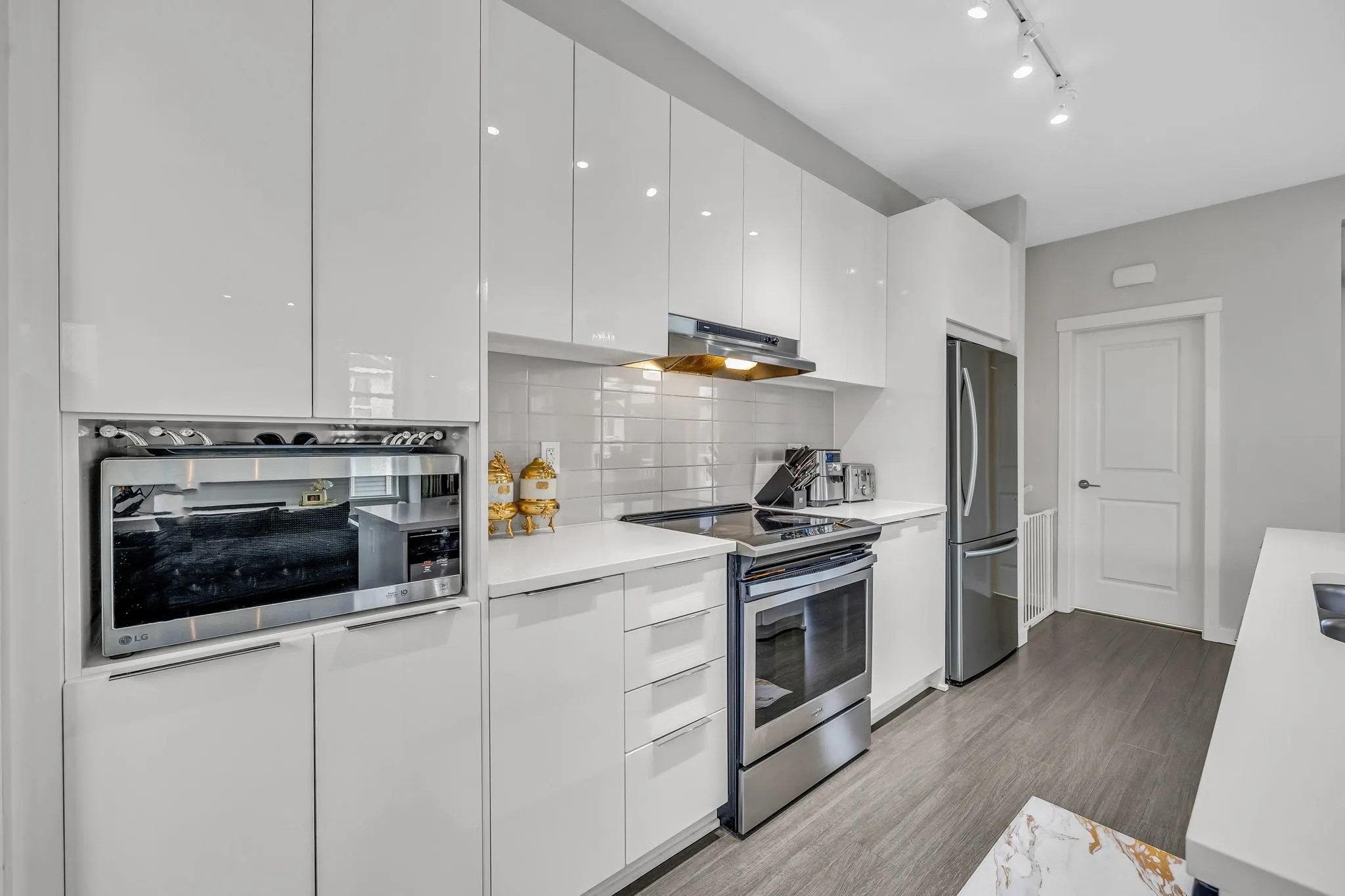 1505 11295 Pazarena Place