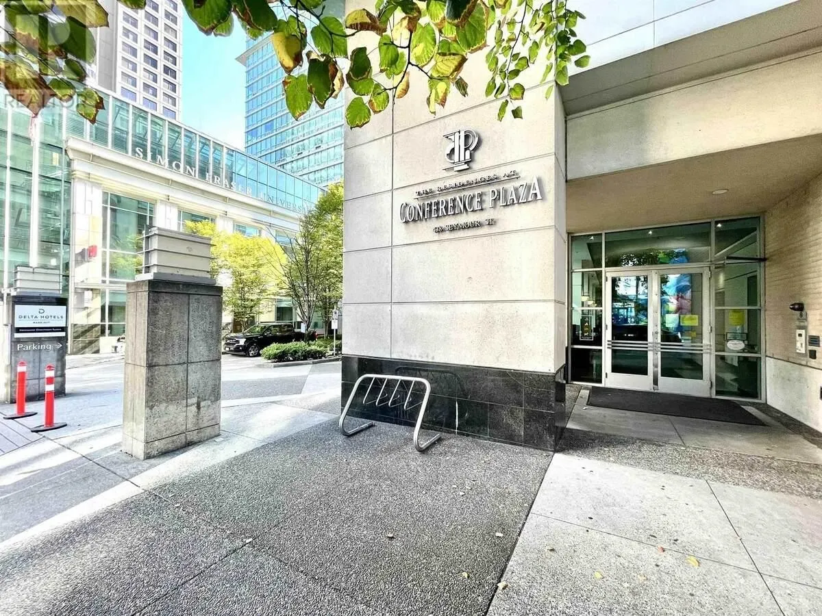 810 438 Seymour Street