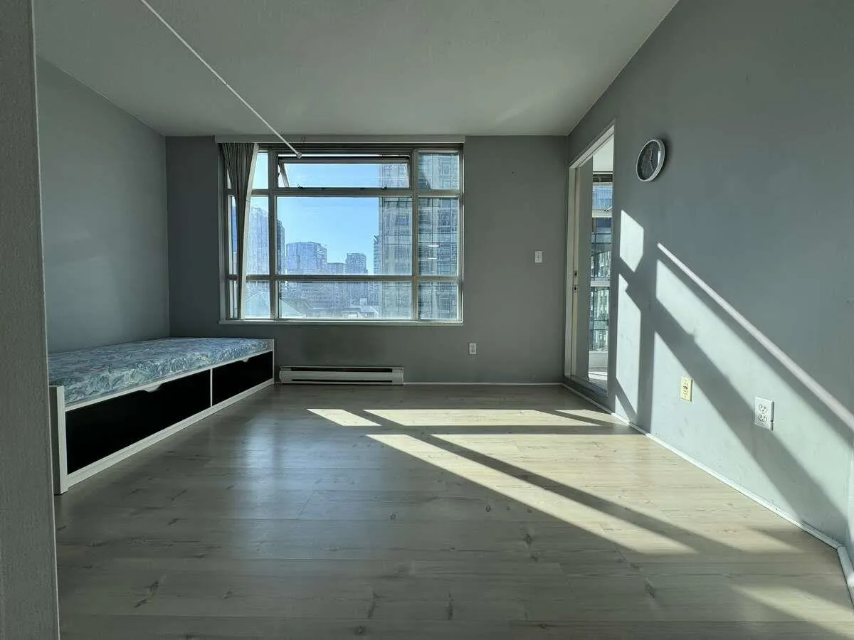 810 438 Seymour Street