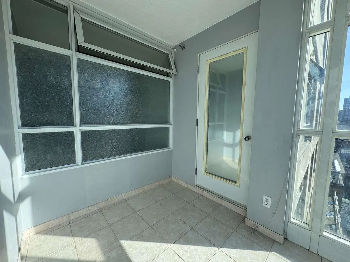 810 438 Seymour Street