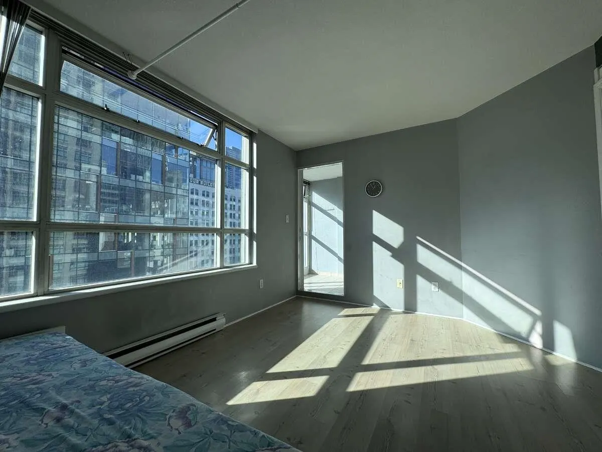 810 438 Seymour Street