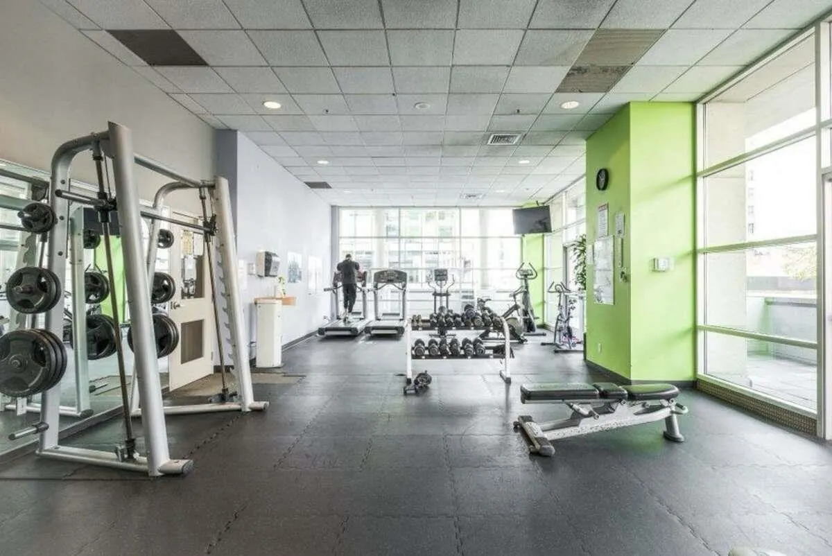 810 438 Seymour Street