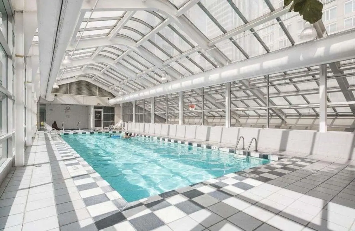 810 438 Seymour Street