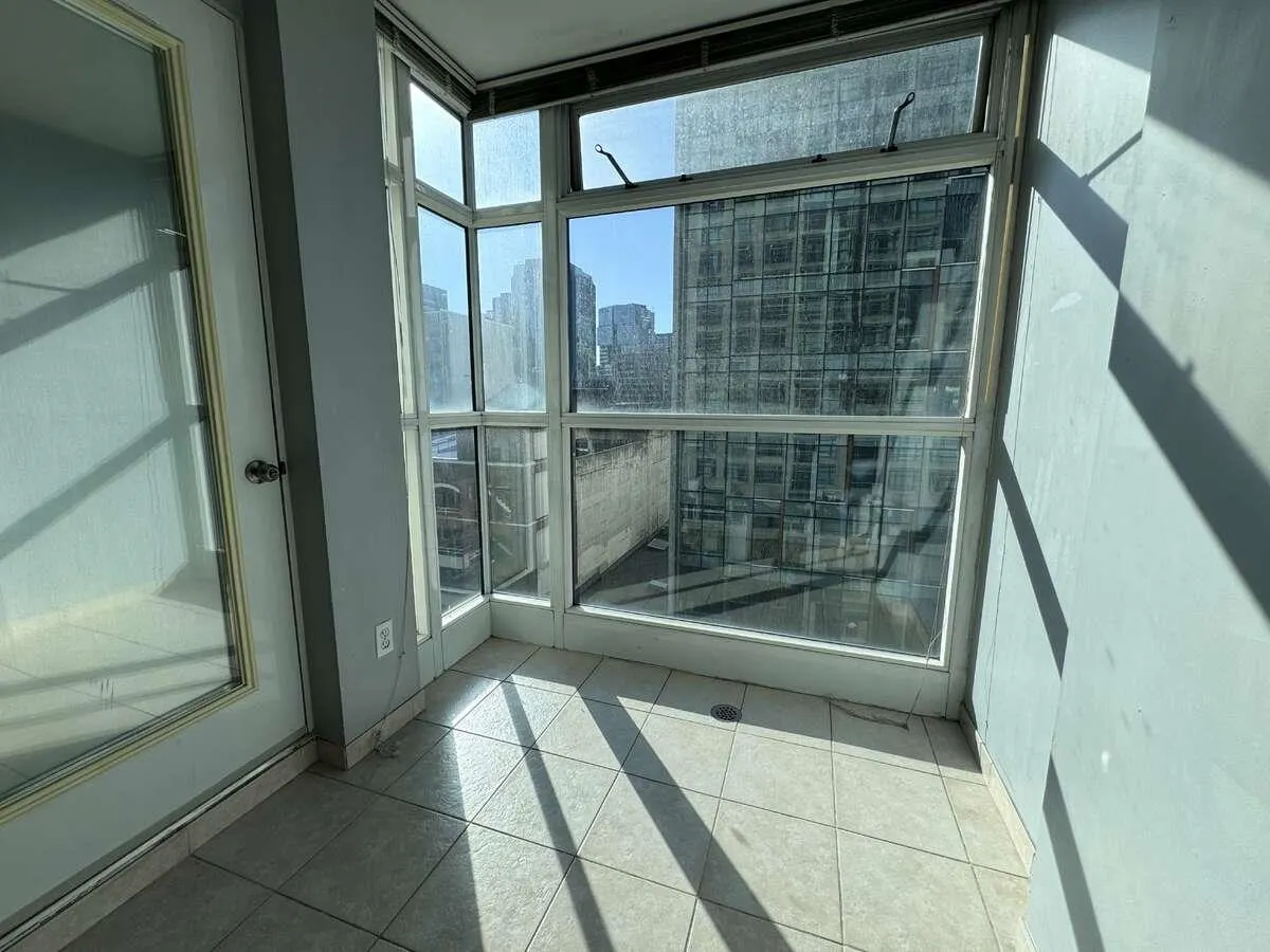 810 438 Seymour Street