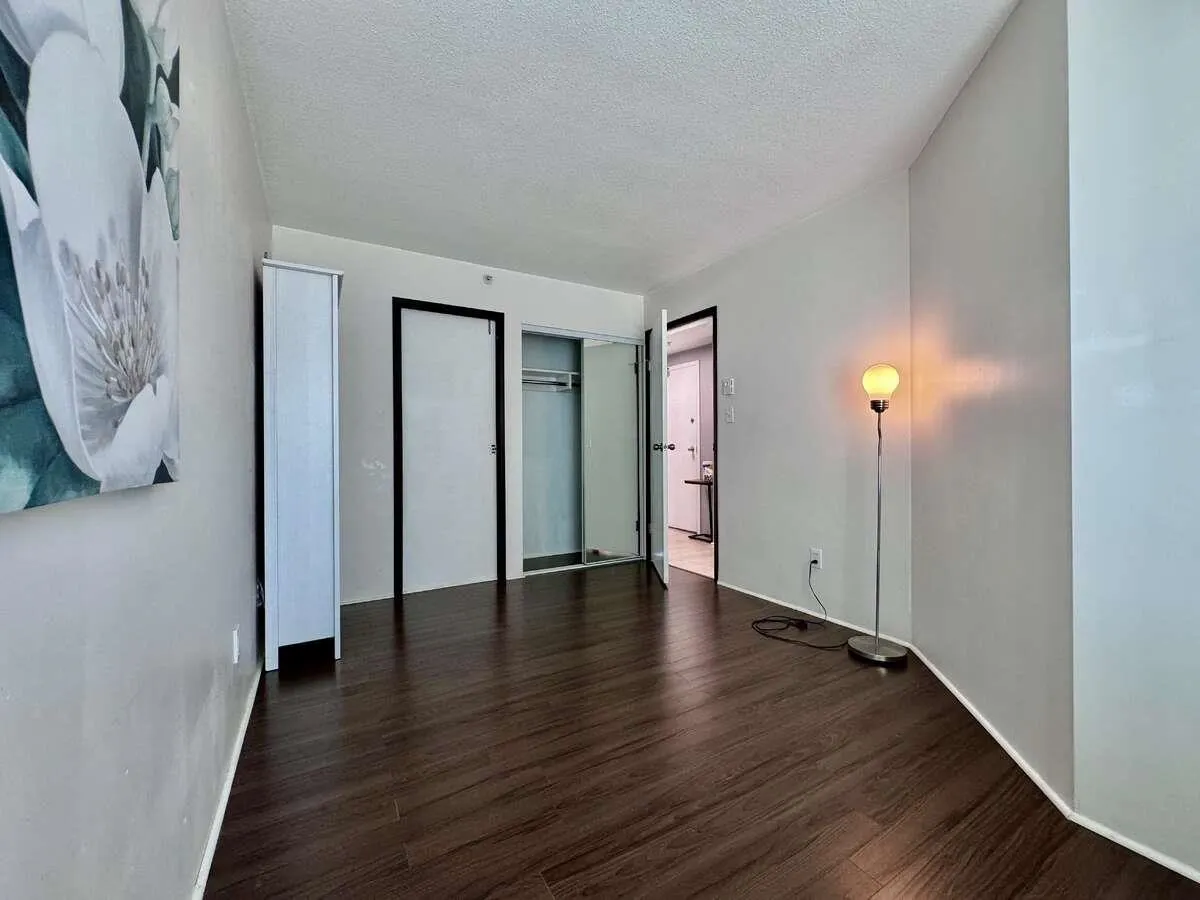 810 438 Seymour Street