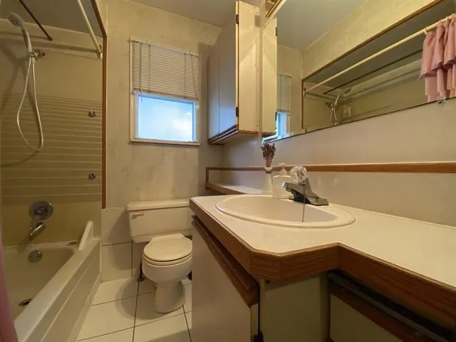 6828 Inverness Street