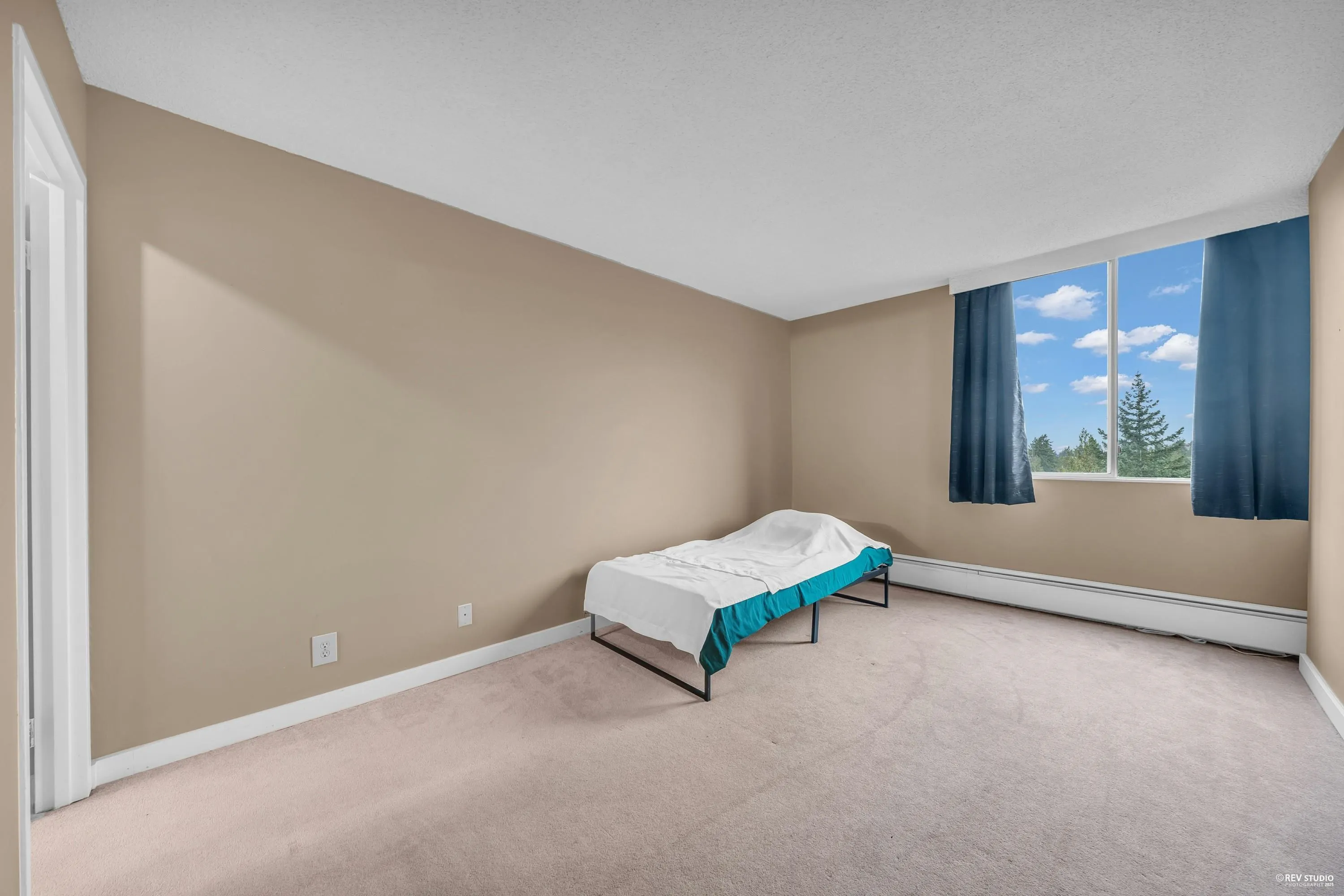 1602 2016 Fullerton Avenue