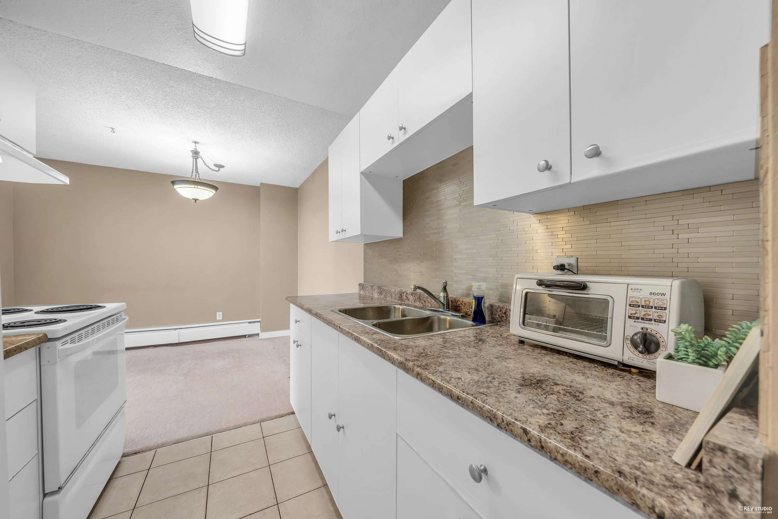 1602 2016 Fullerton Avenue