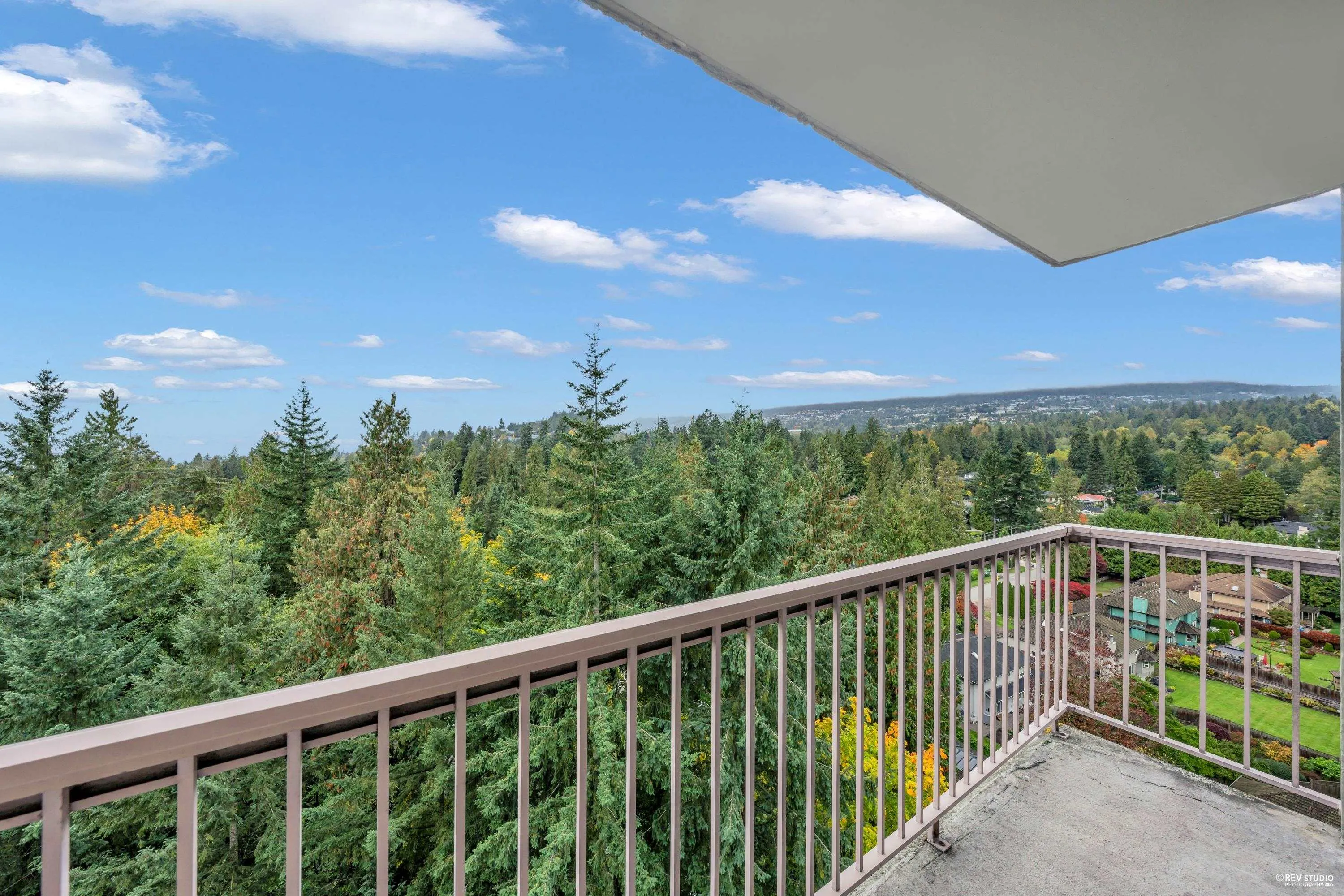 1602 2016 Fullerton Avenue