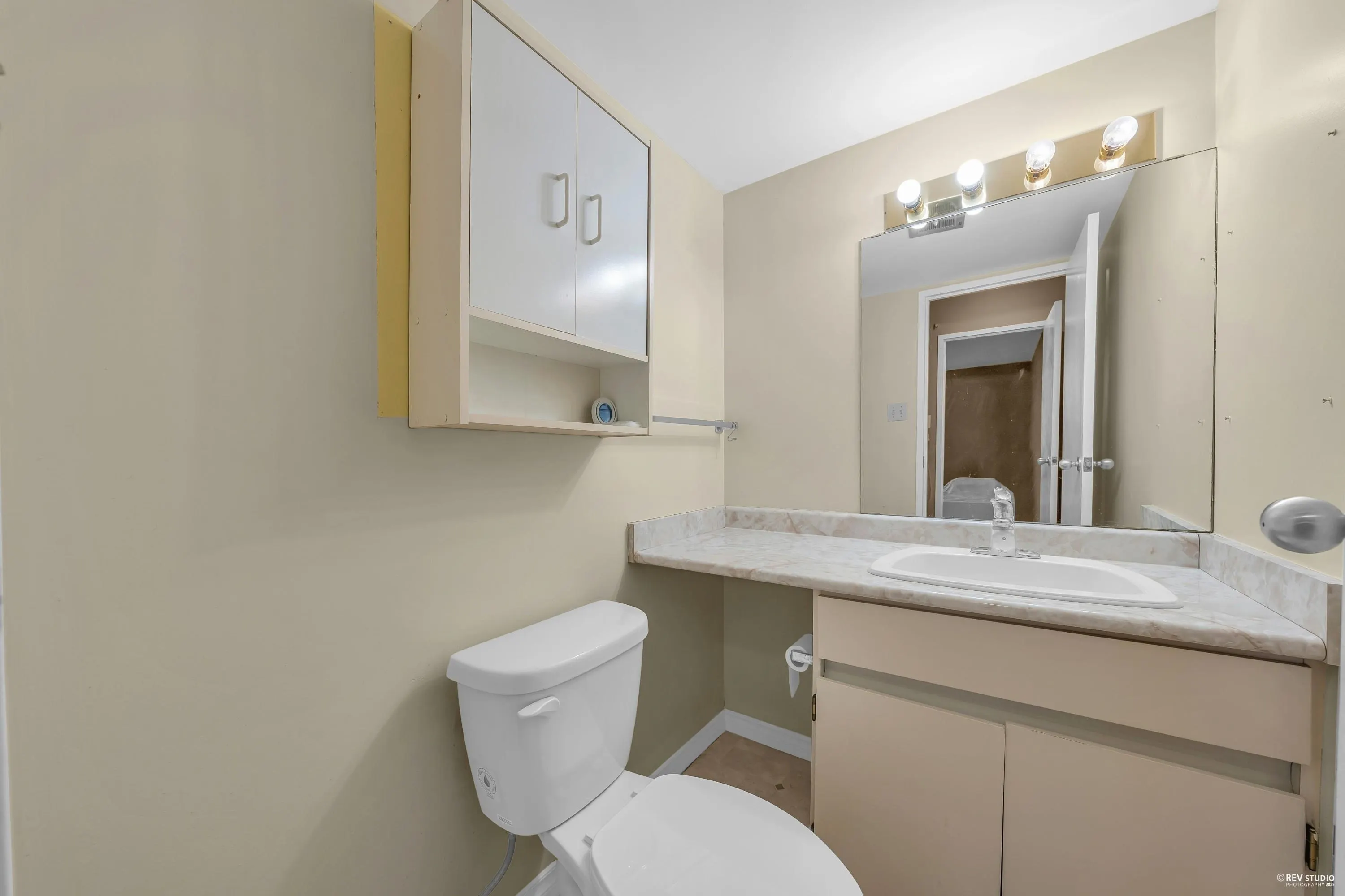 1602 2016 Fullerton Avenue