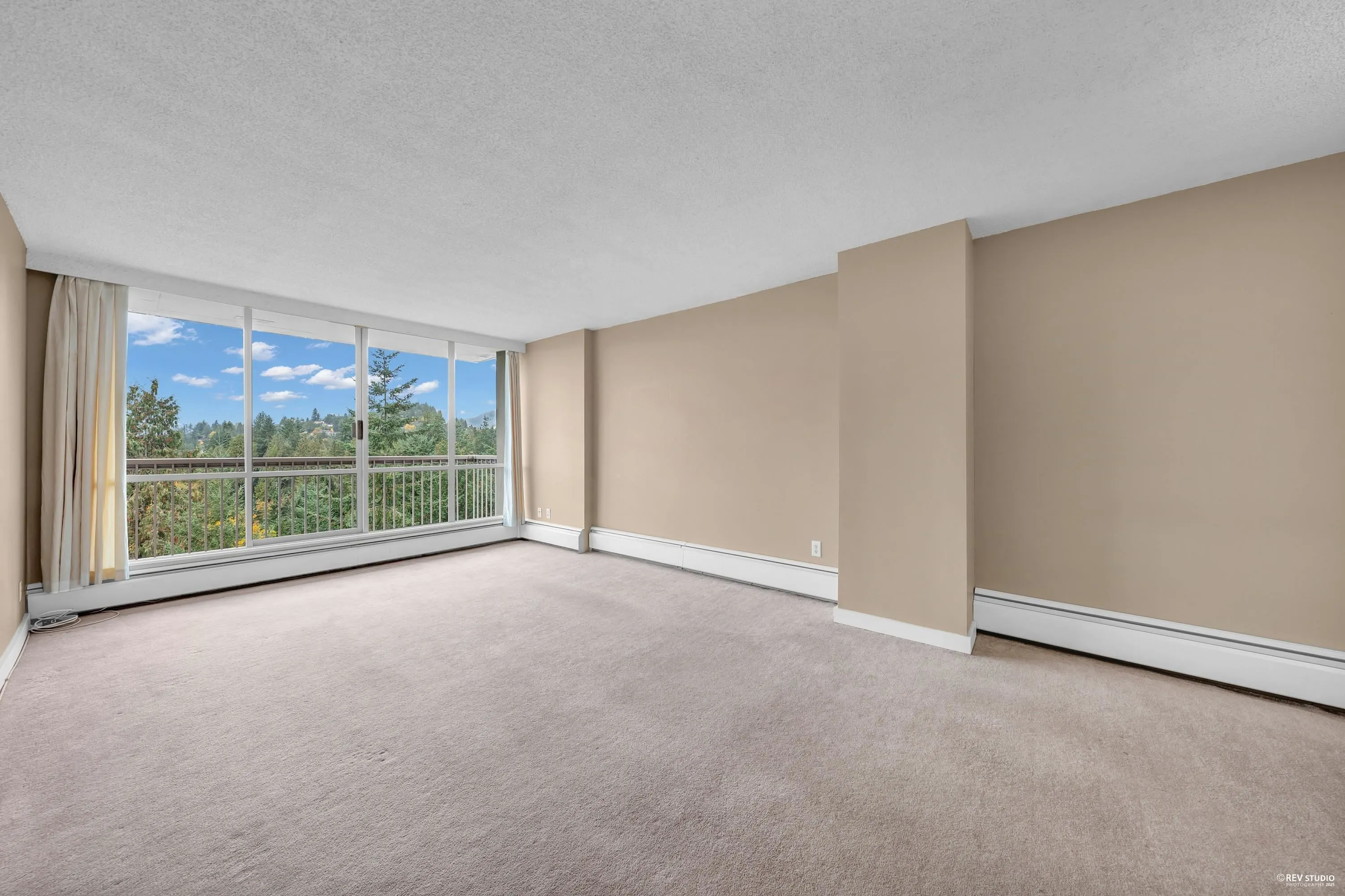 1602 2016 Fullerton Avenue