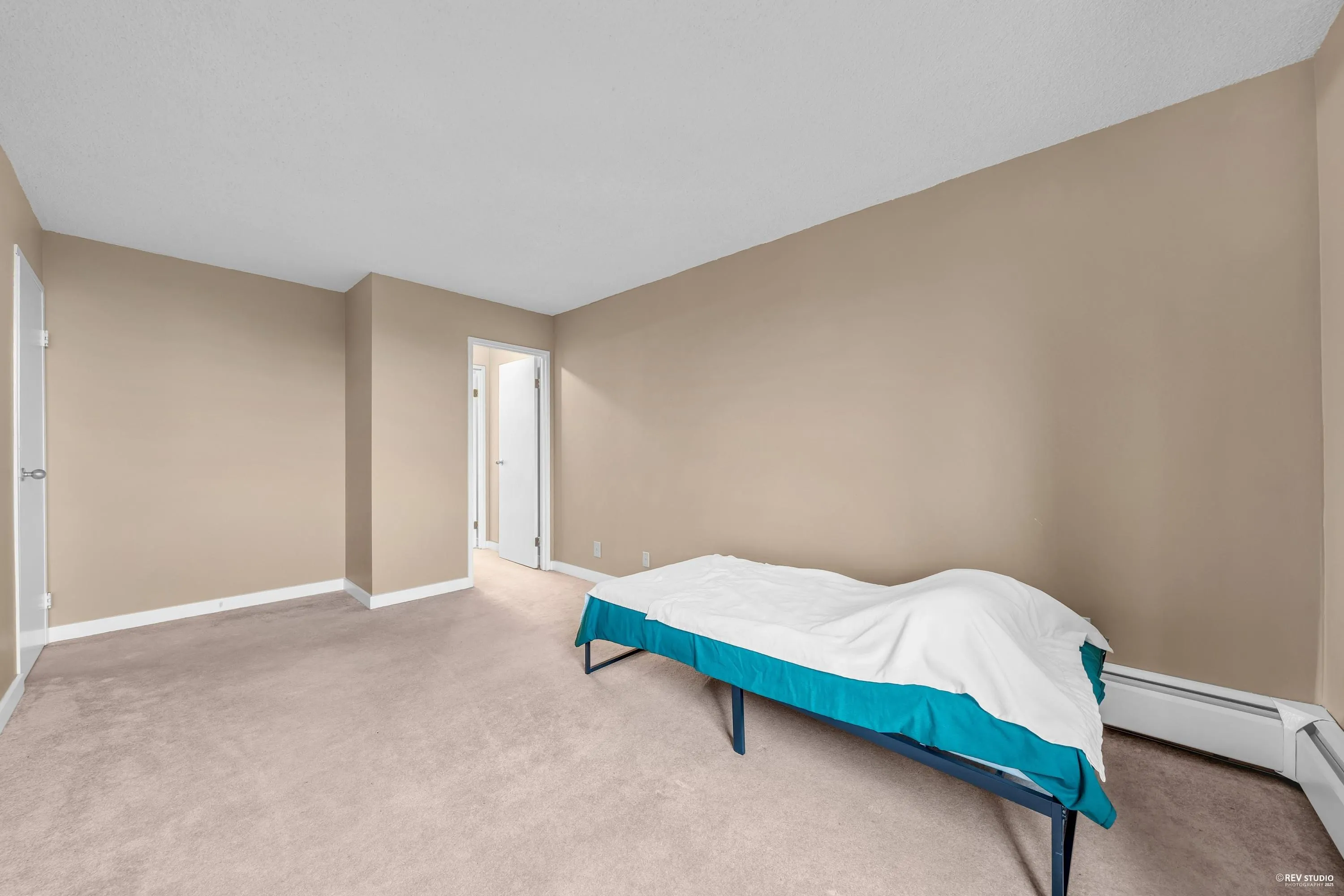 1602 2016 Fullerton Avenue