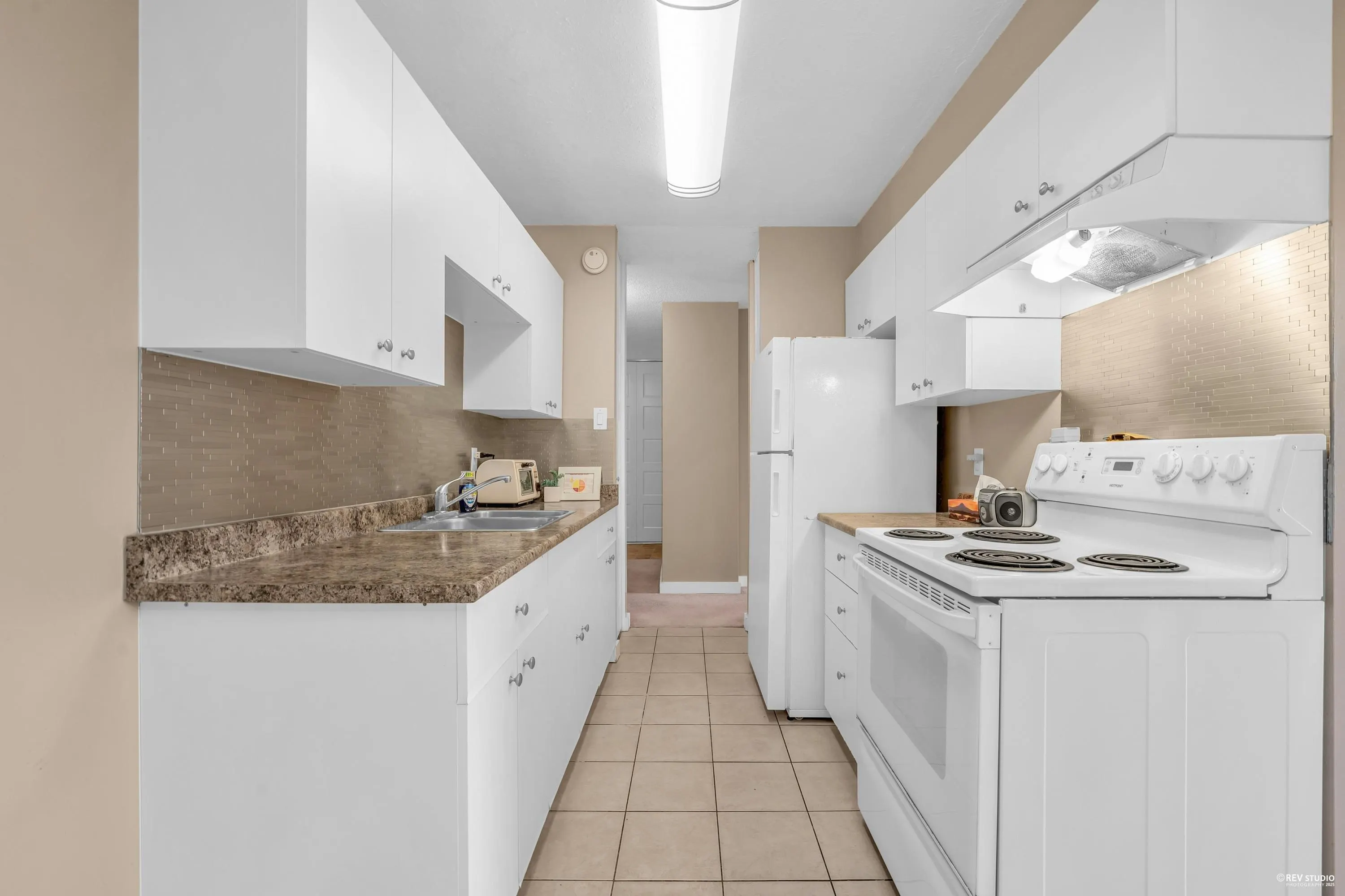 1602 2016 Fullerton Avenue