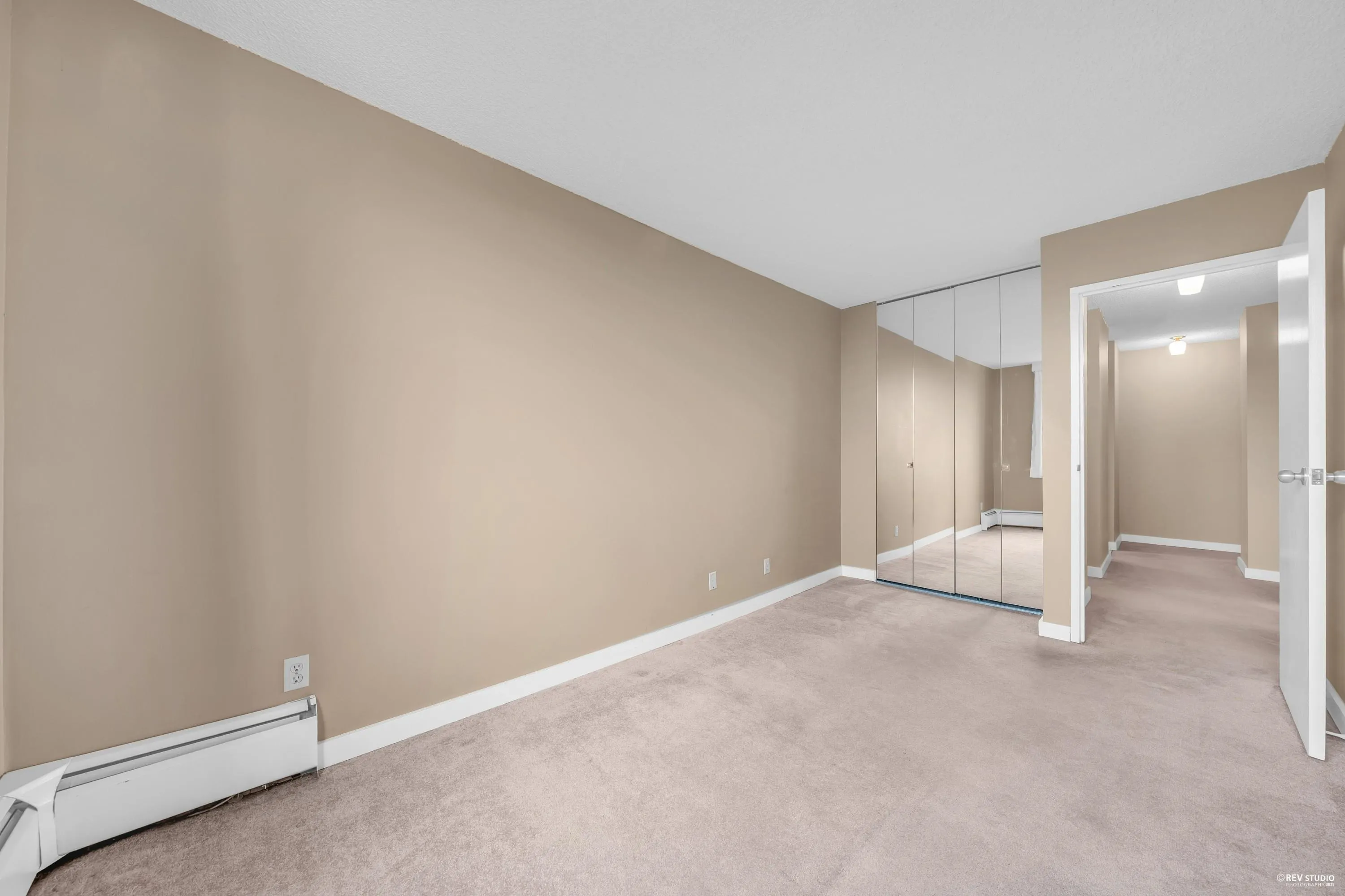 1602 2016 Fullerton Avenue