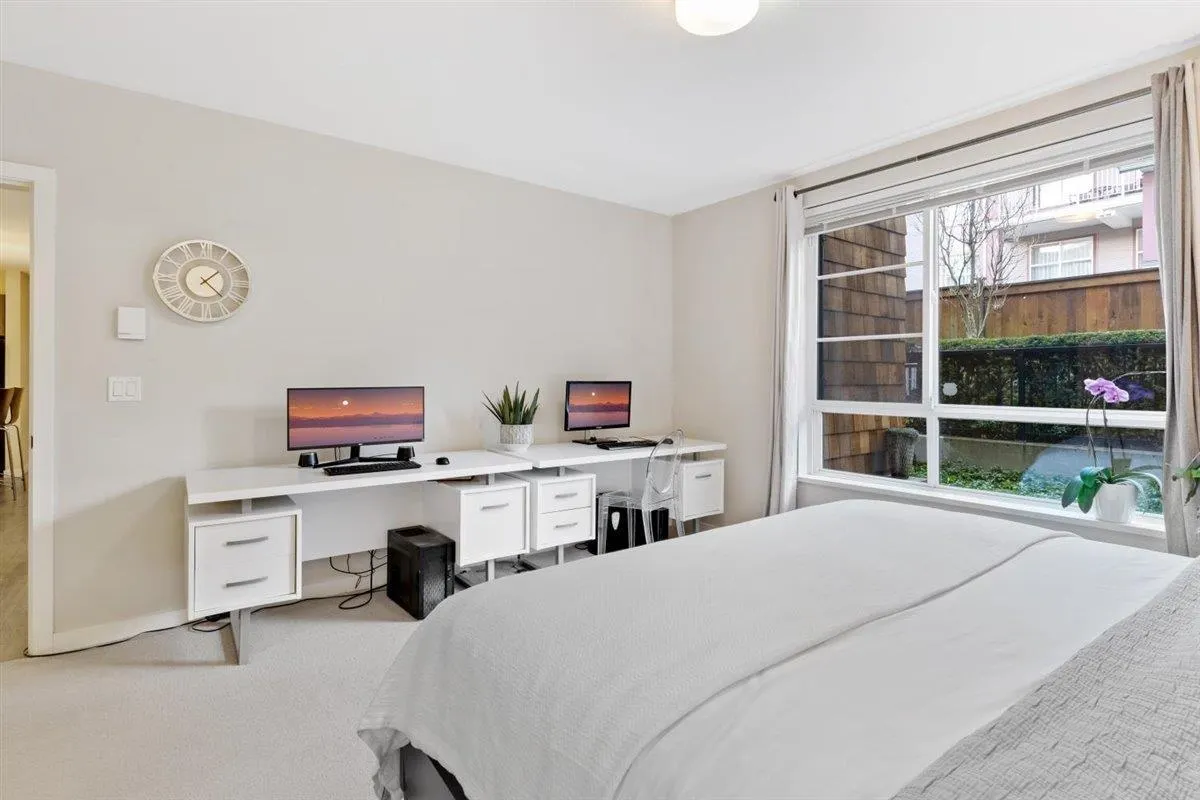 37 3728 Thurston Street